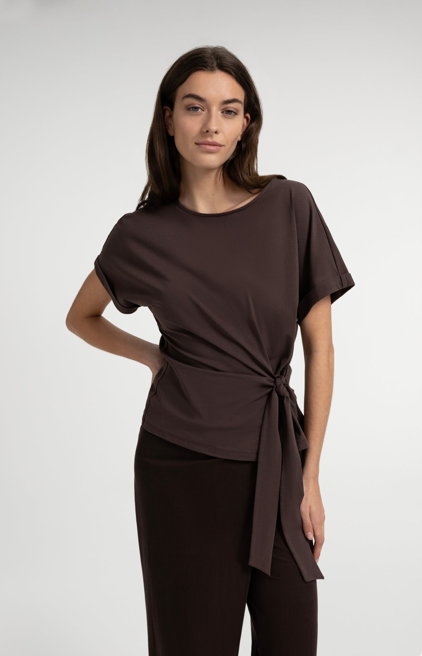 Top with round neckline and knot detail