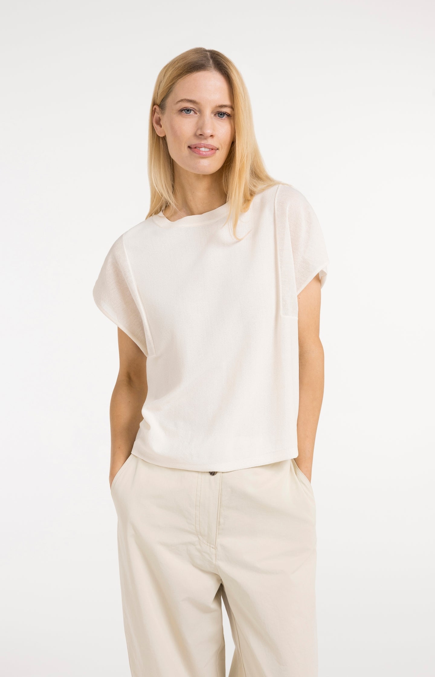 Top with sheer short sleeves and crew neck - Type: lookbook