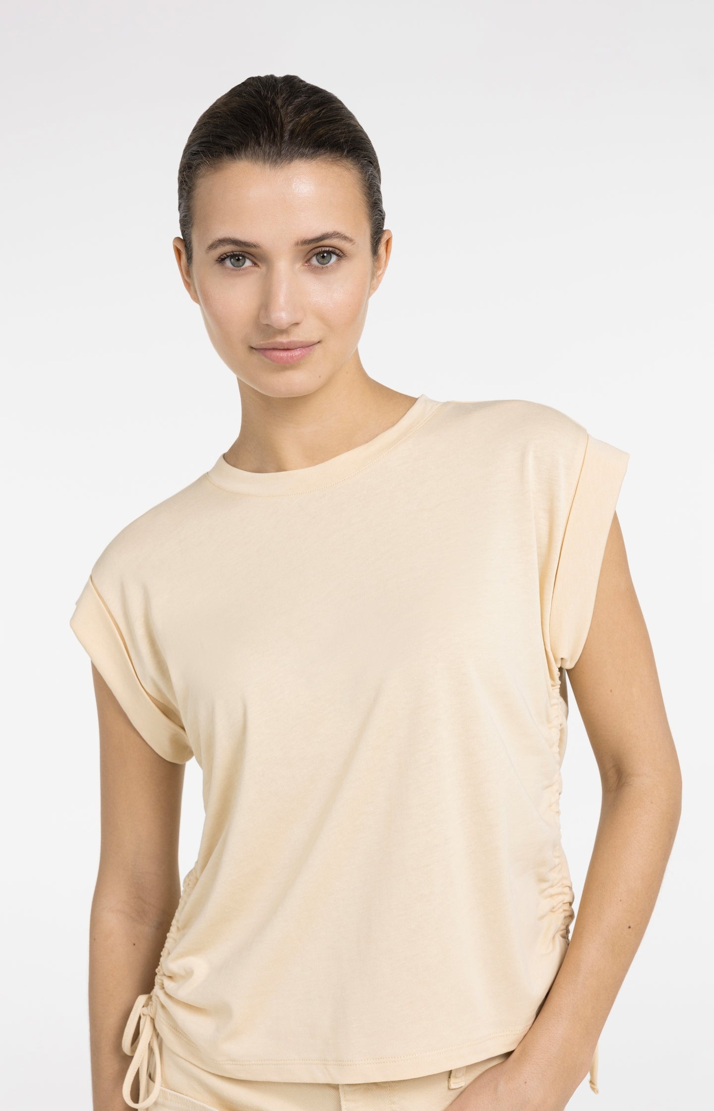 Top with short sleeves and adjustable cords