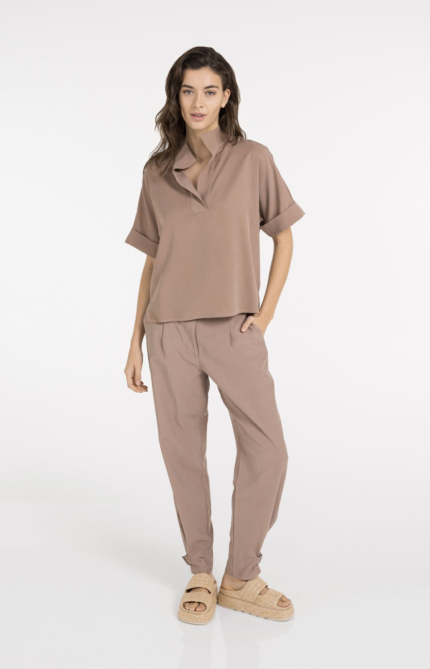 Top with short sleeves and polo collar - Type: lookbook