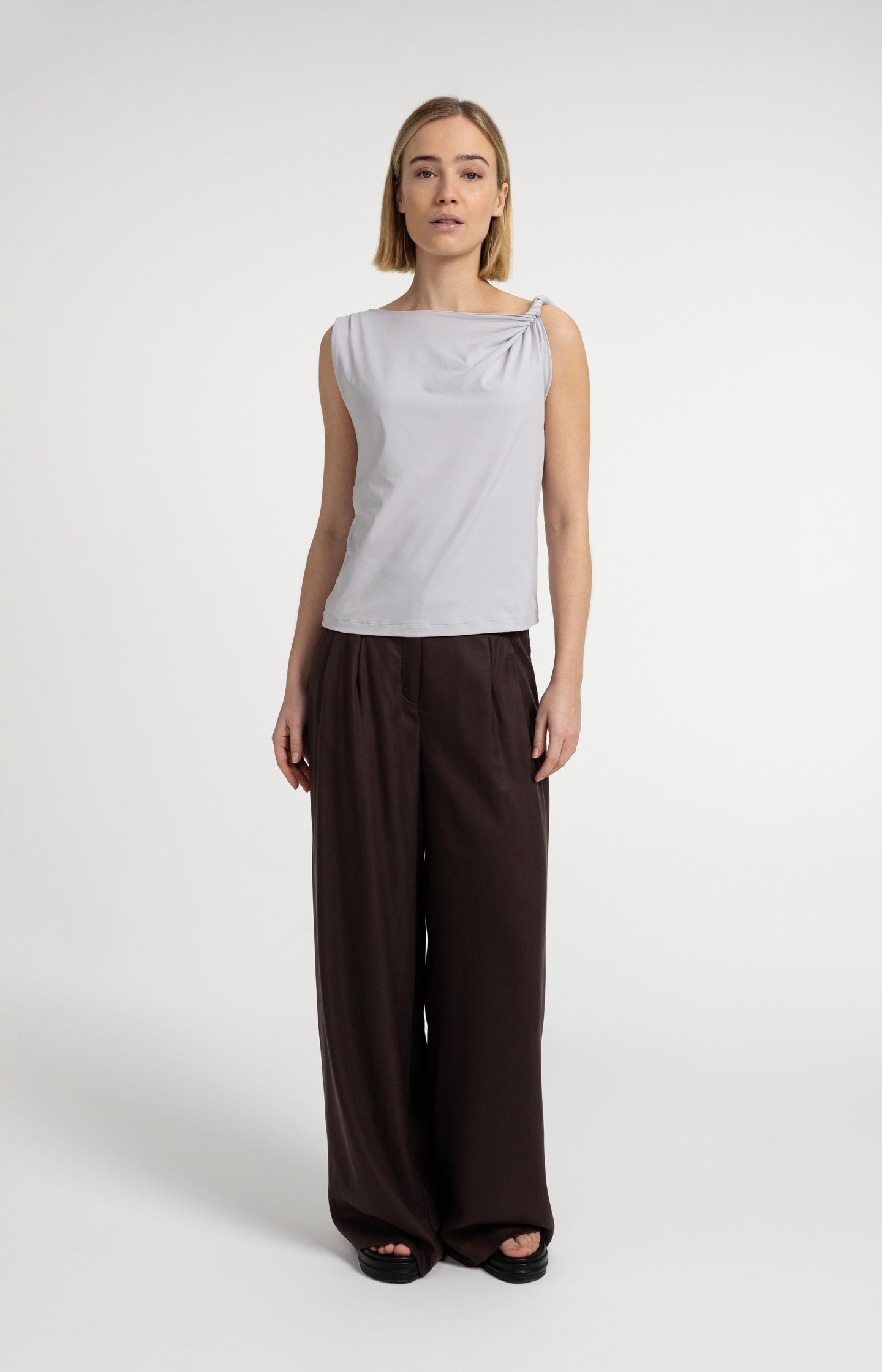 Top with twisted shoulder strap