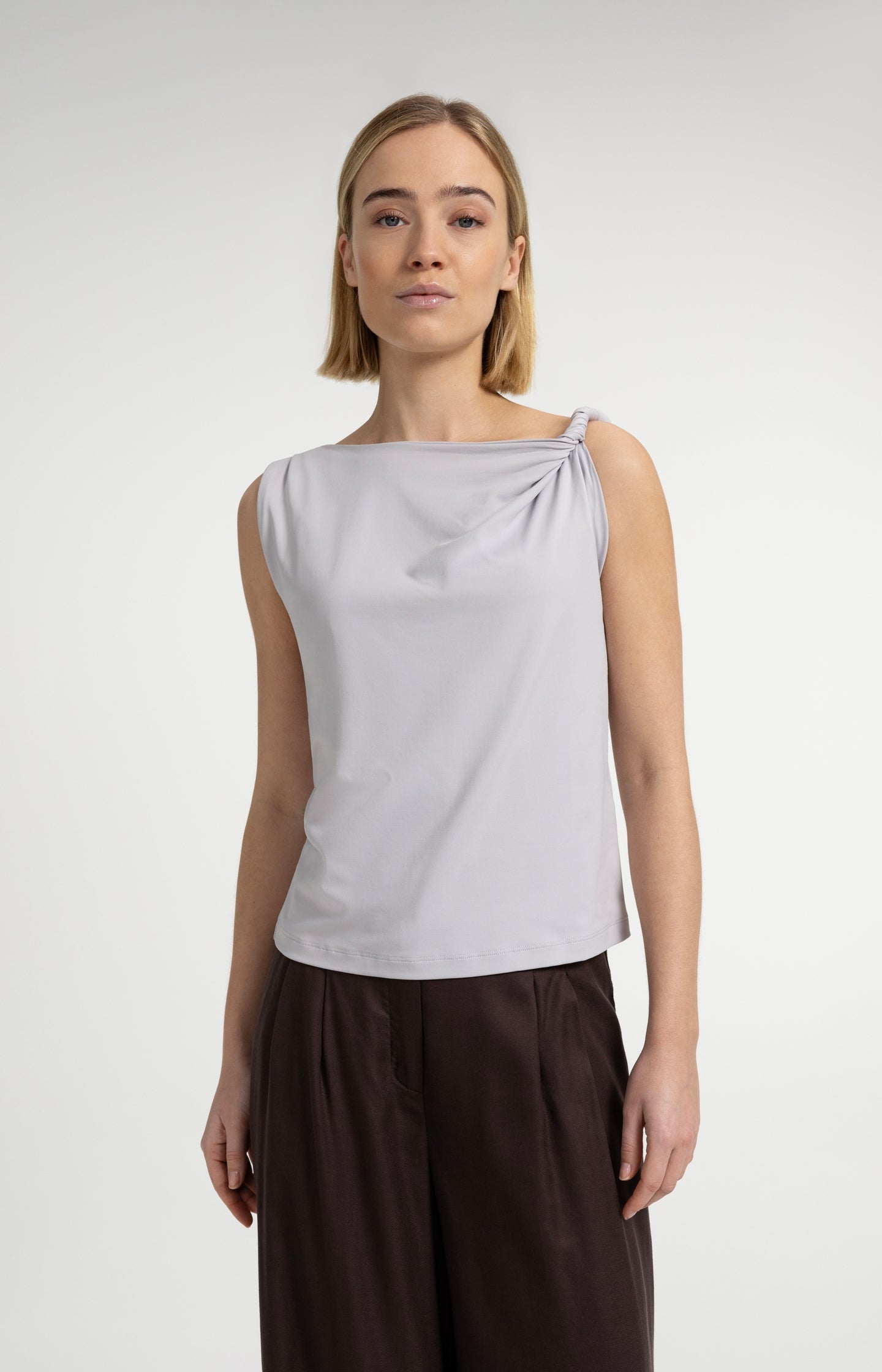 Top with twisted shoulder strap