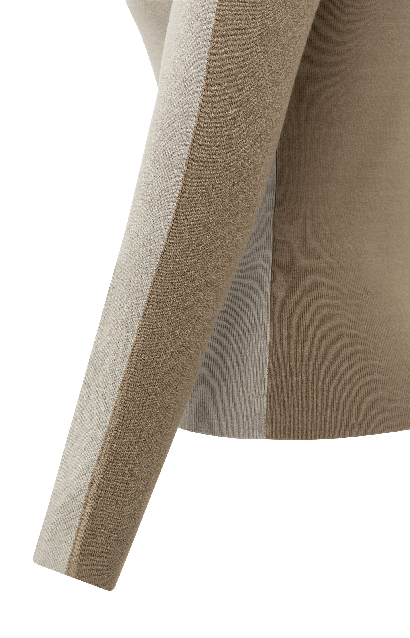 Top with two-tone design and long sleeves
