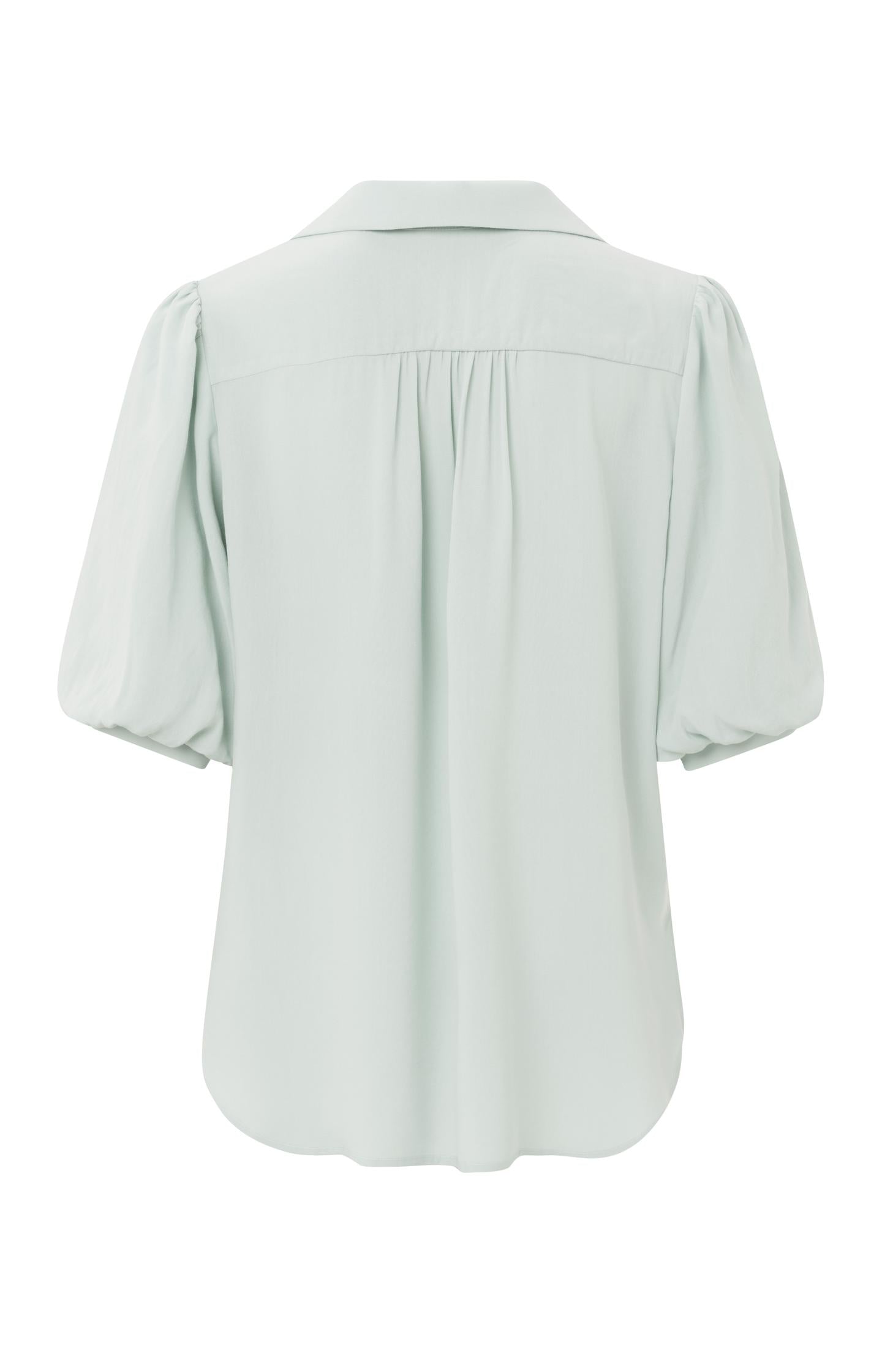 Top with V-neck, half puff sleeves and collar in supple fit