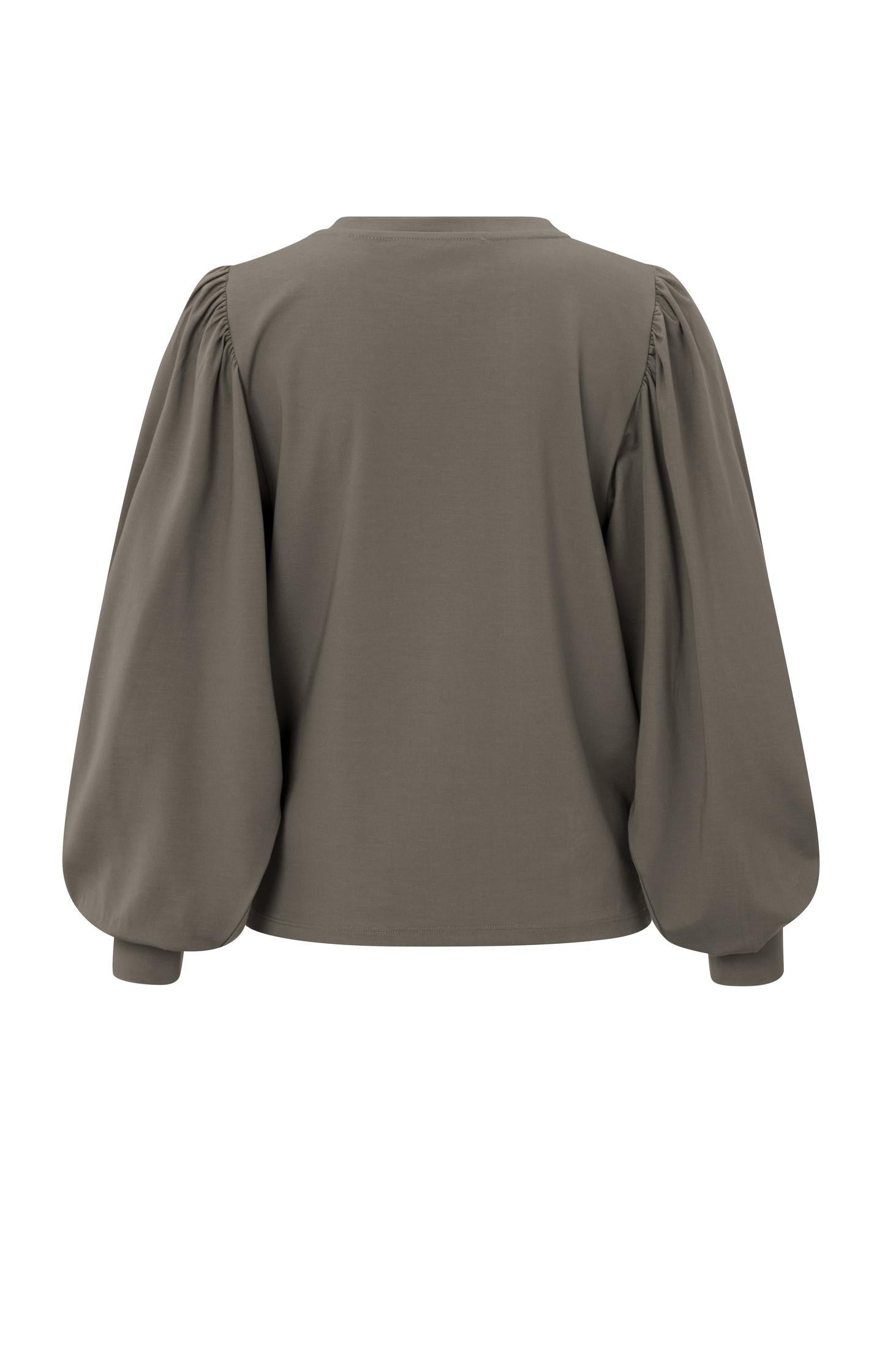 Tops with round neck and long puff sleeves in relaxed fit