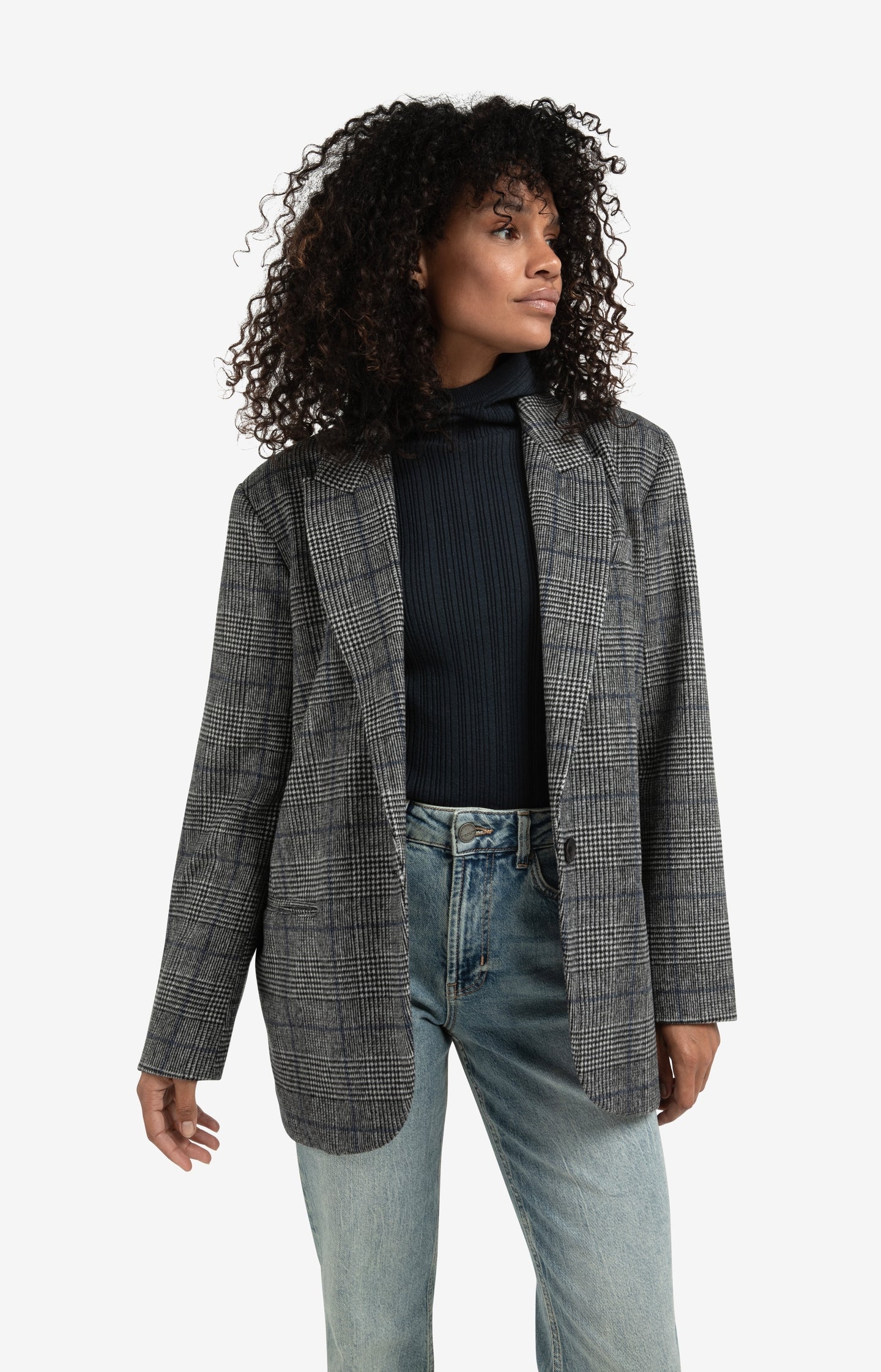 Trousers with pleats and chino pockets