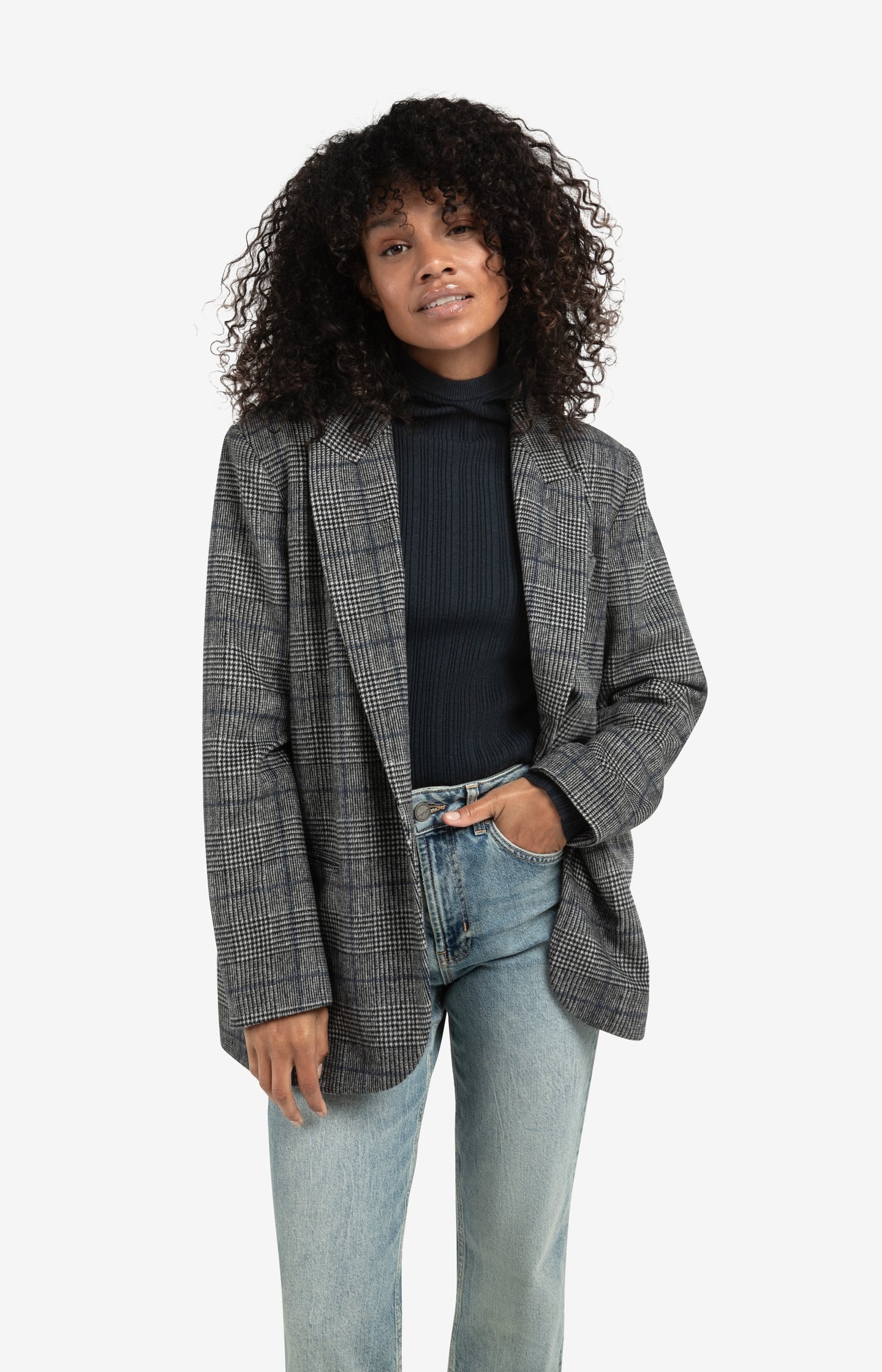 Trousers with pleats and chino pockets