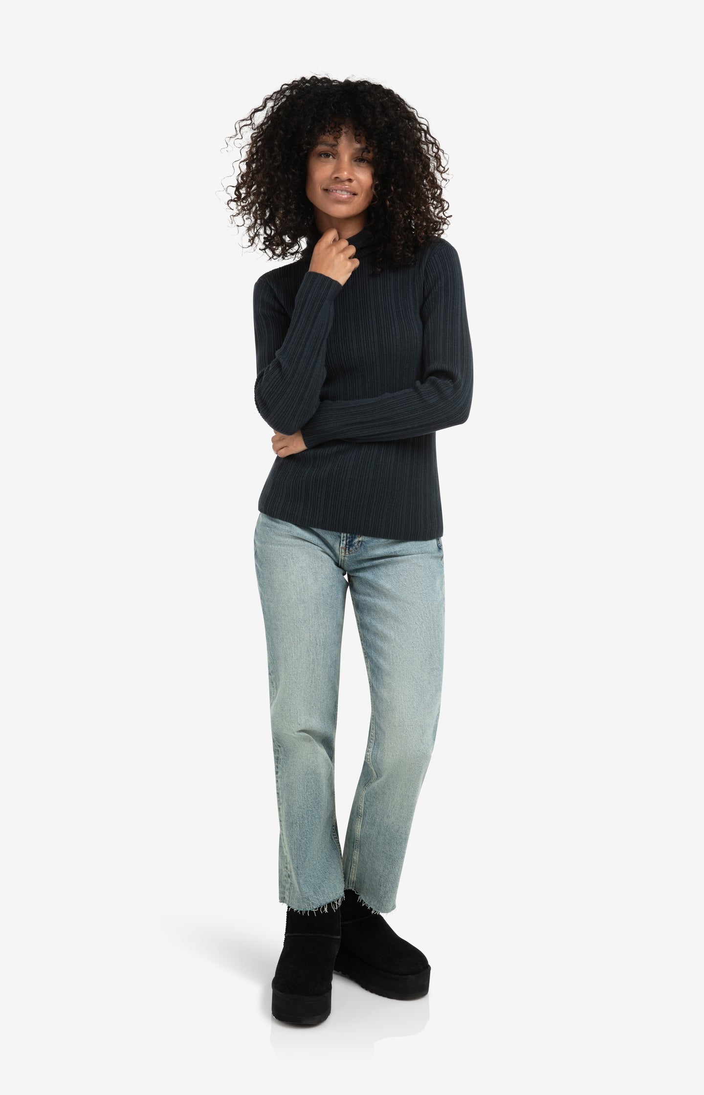 Trousers with pleats and chino pockets