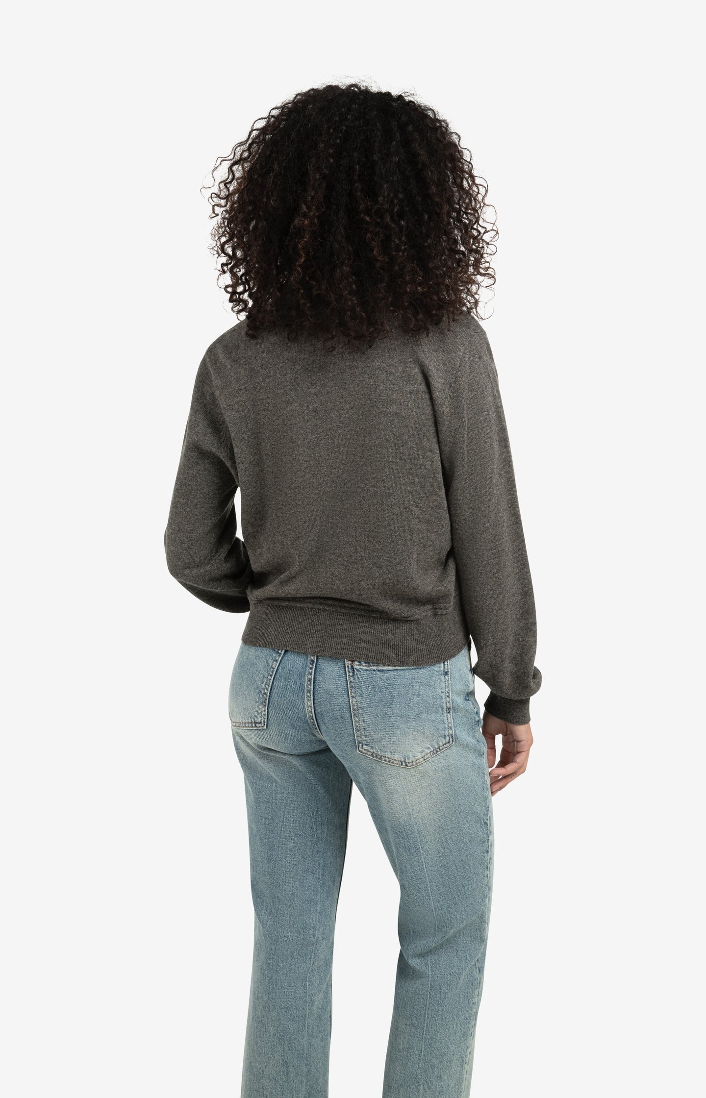Trousers with pleats and chino pockets