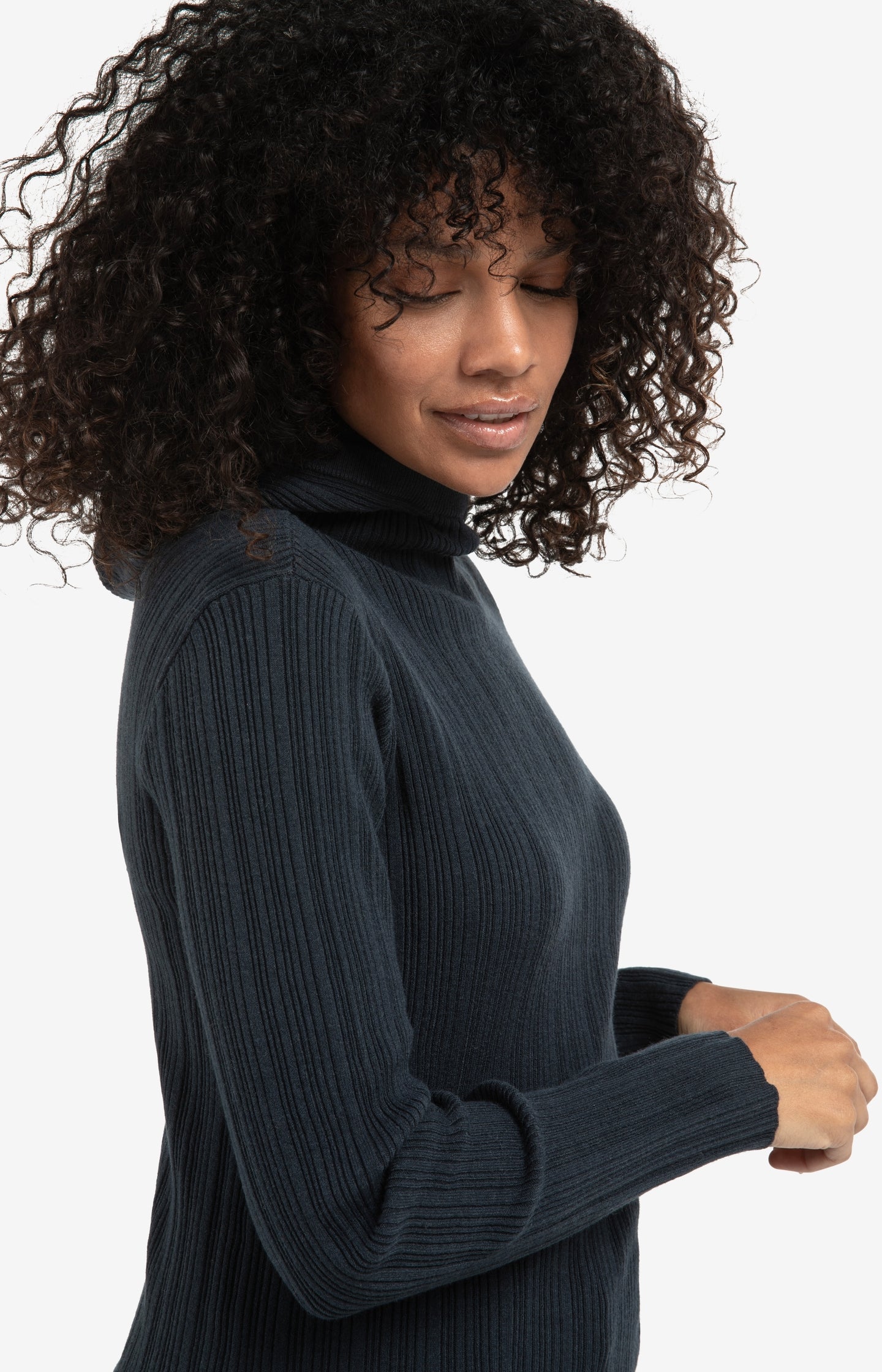Trousers with pleats and chino pockets