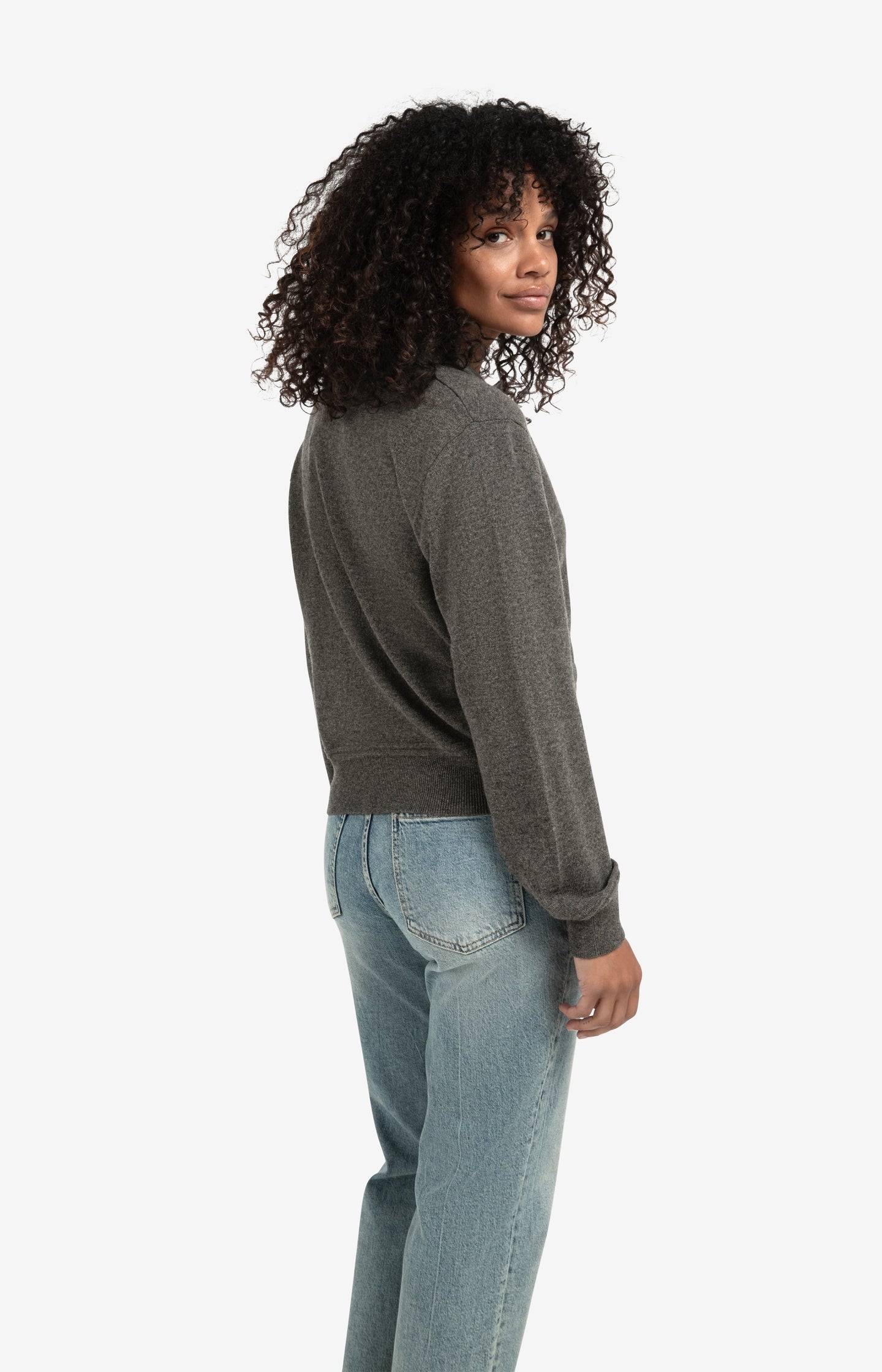 Trousers with pleats and chino pockets