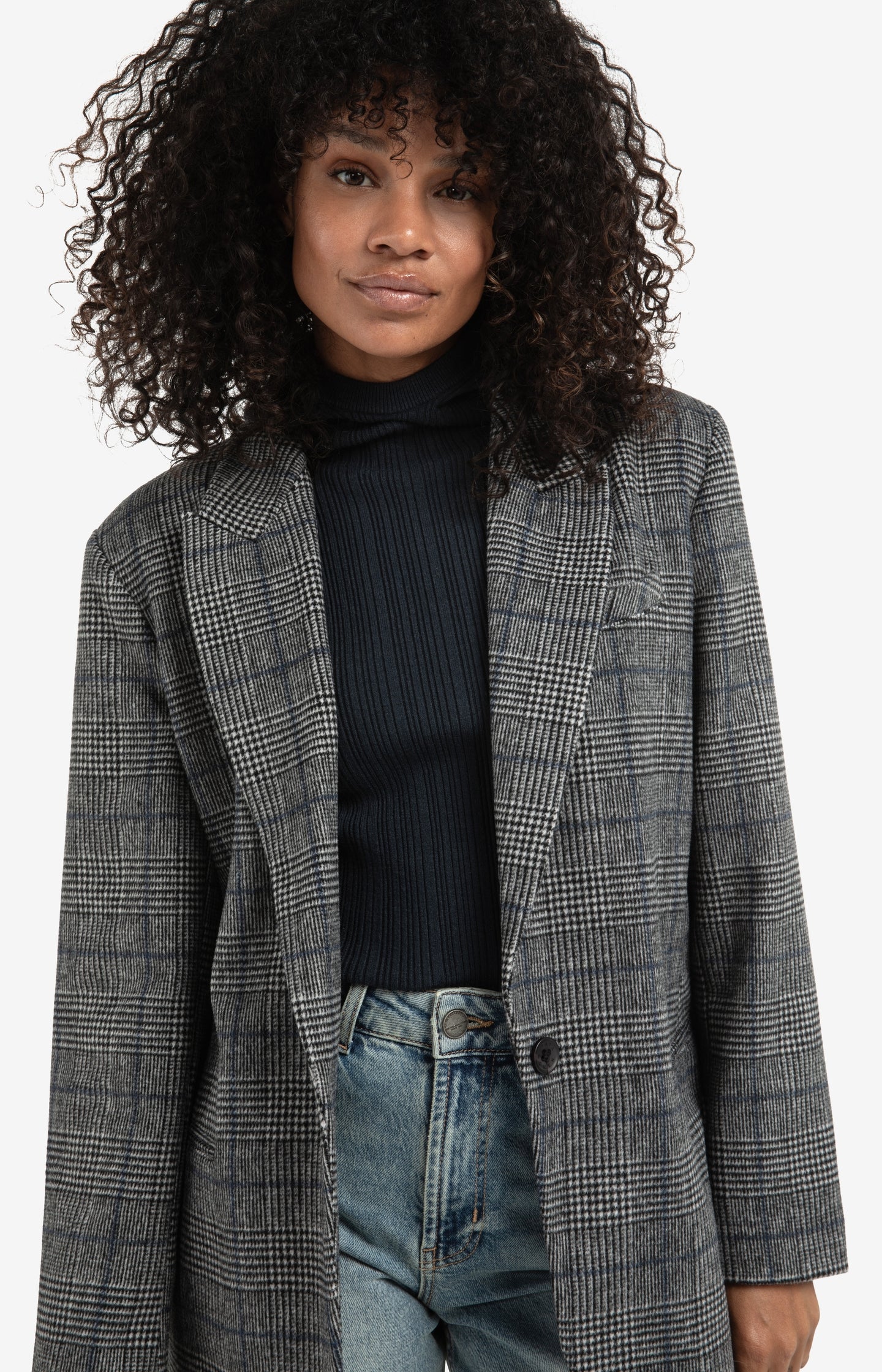 Trousers with pleats and chino pockets