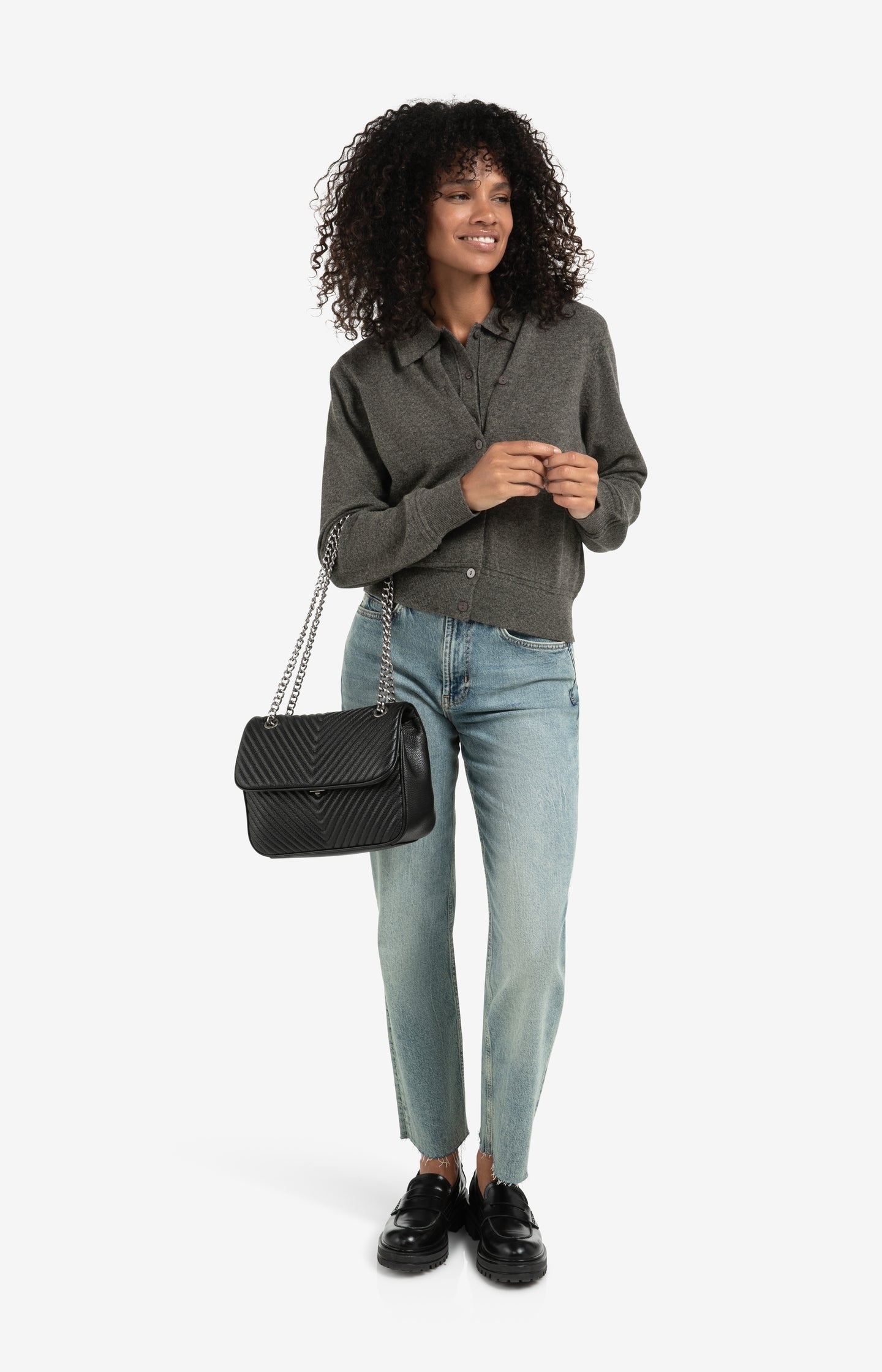 Trousers with pleats and chino pockets
