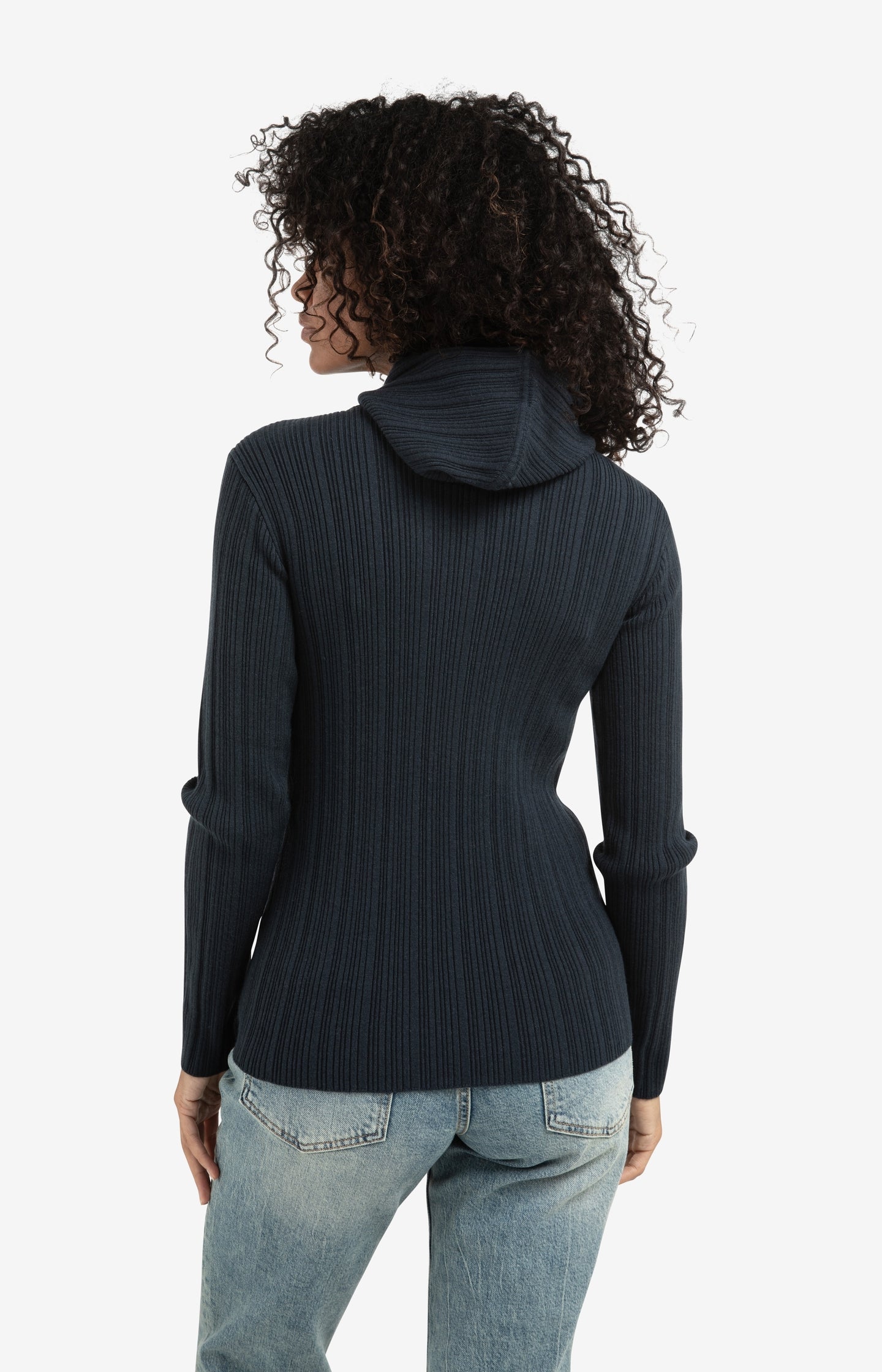 Trousers with pleats and chino pockets