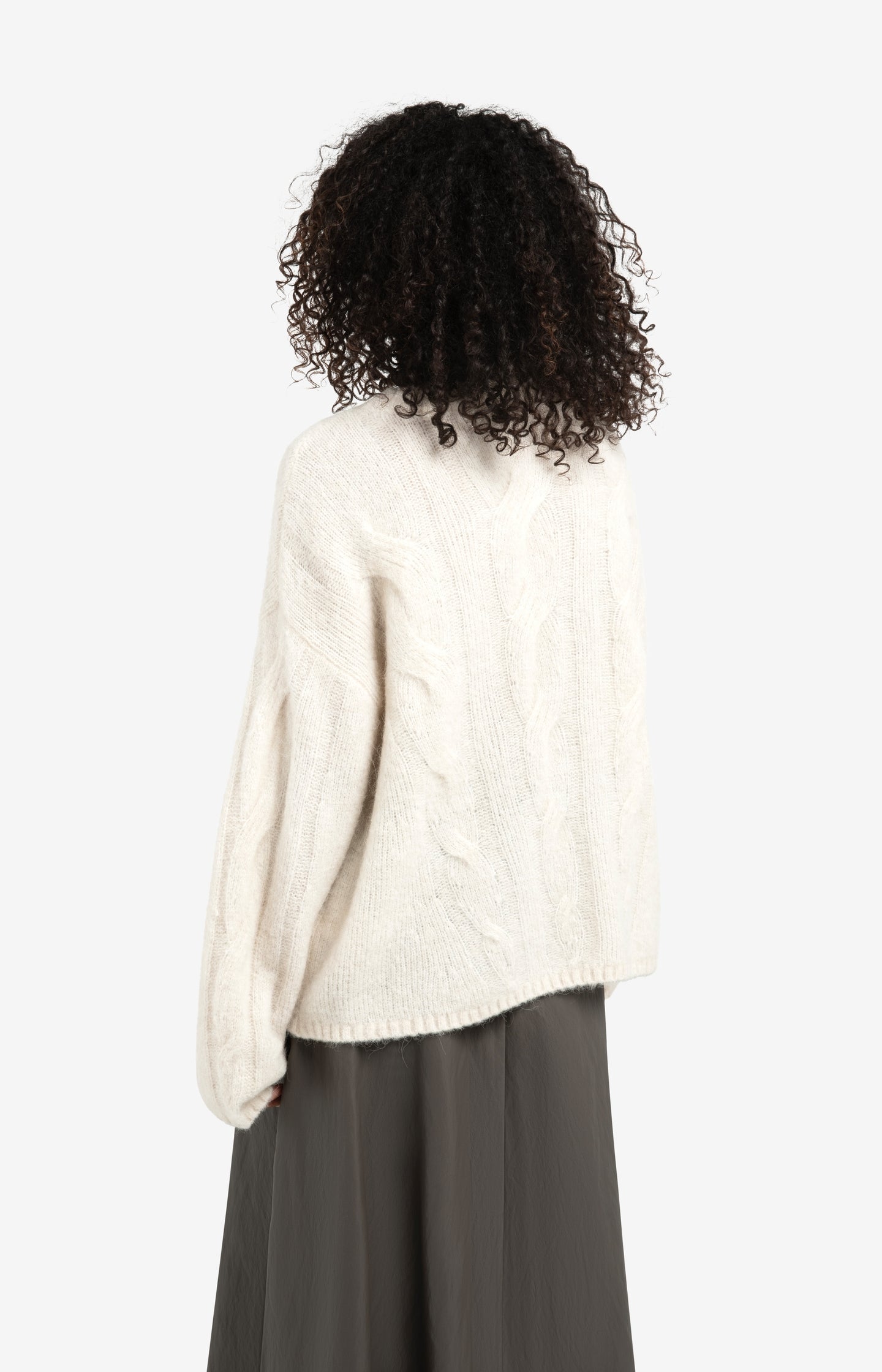 Trousers with pleats and chino pockets