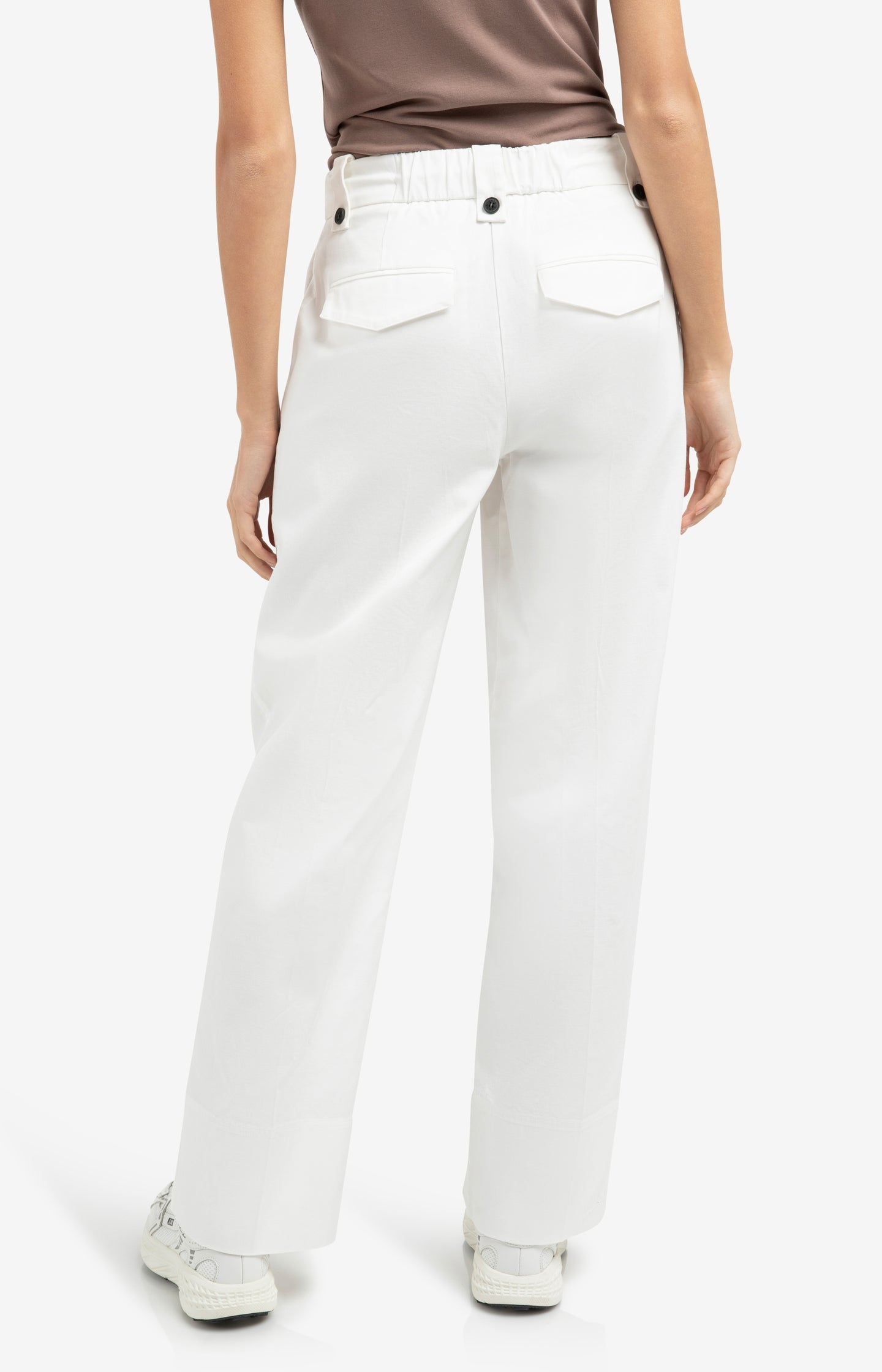 Trousers with pleats, wide legs and drawcord at the waist