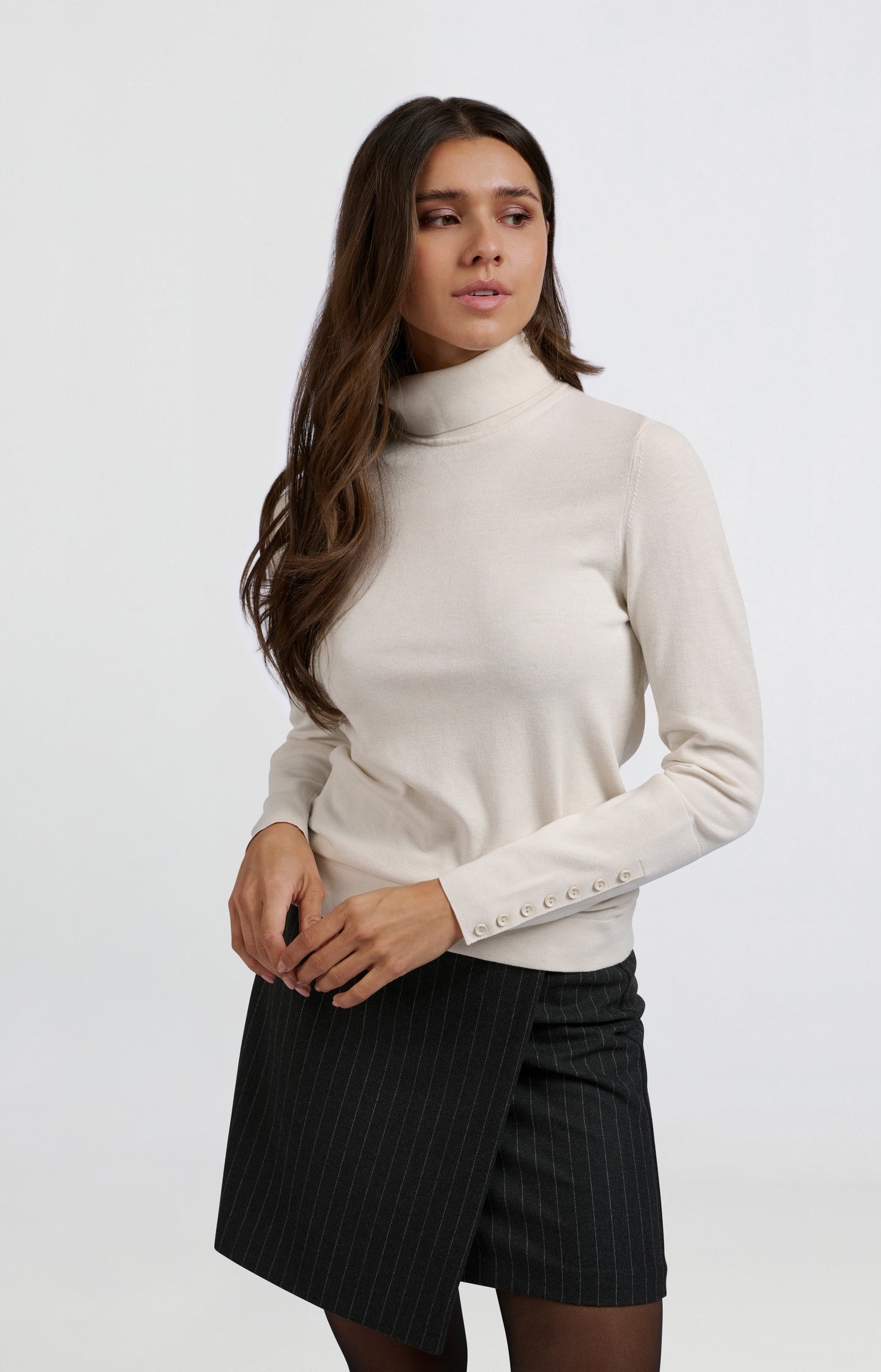 Turtleneck sweater with long sleeves and button details