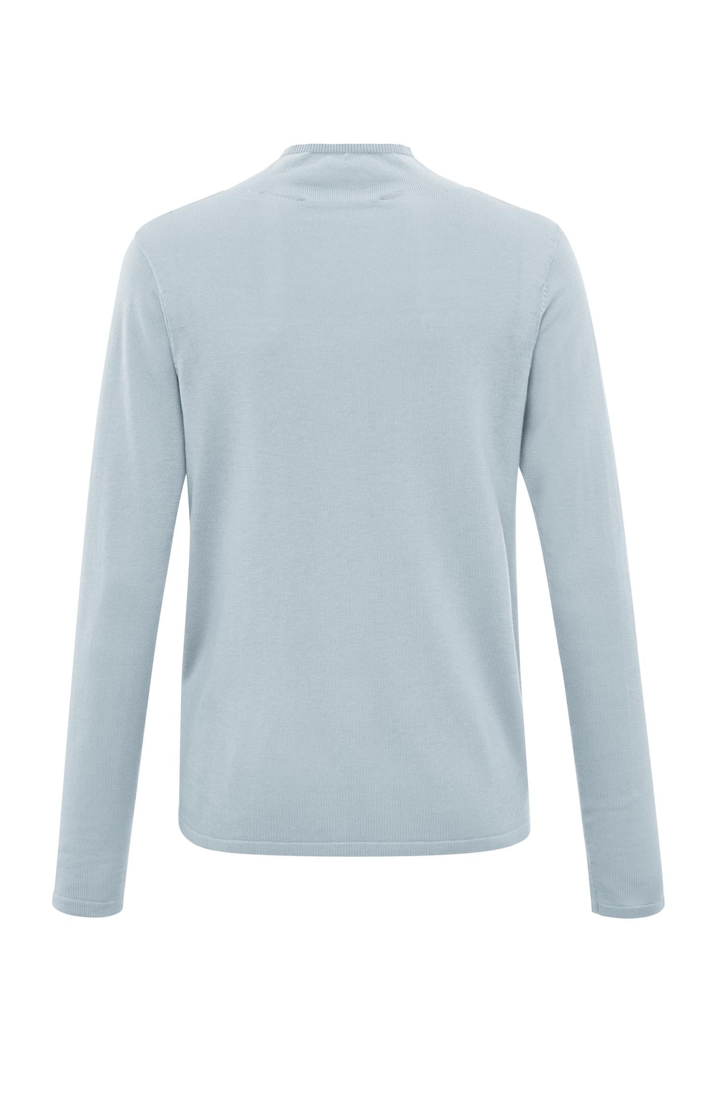 Turtleneck with long sleeves, a high neck, and slim fit