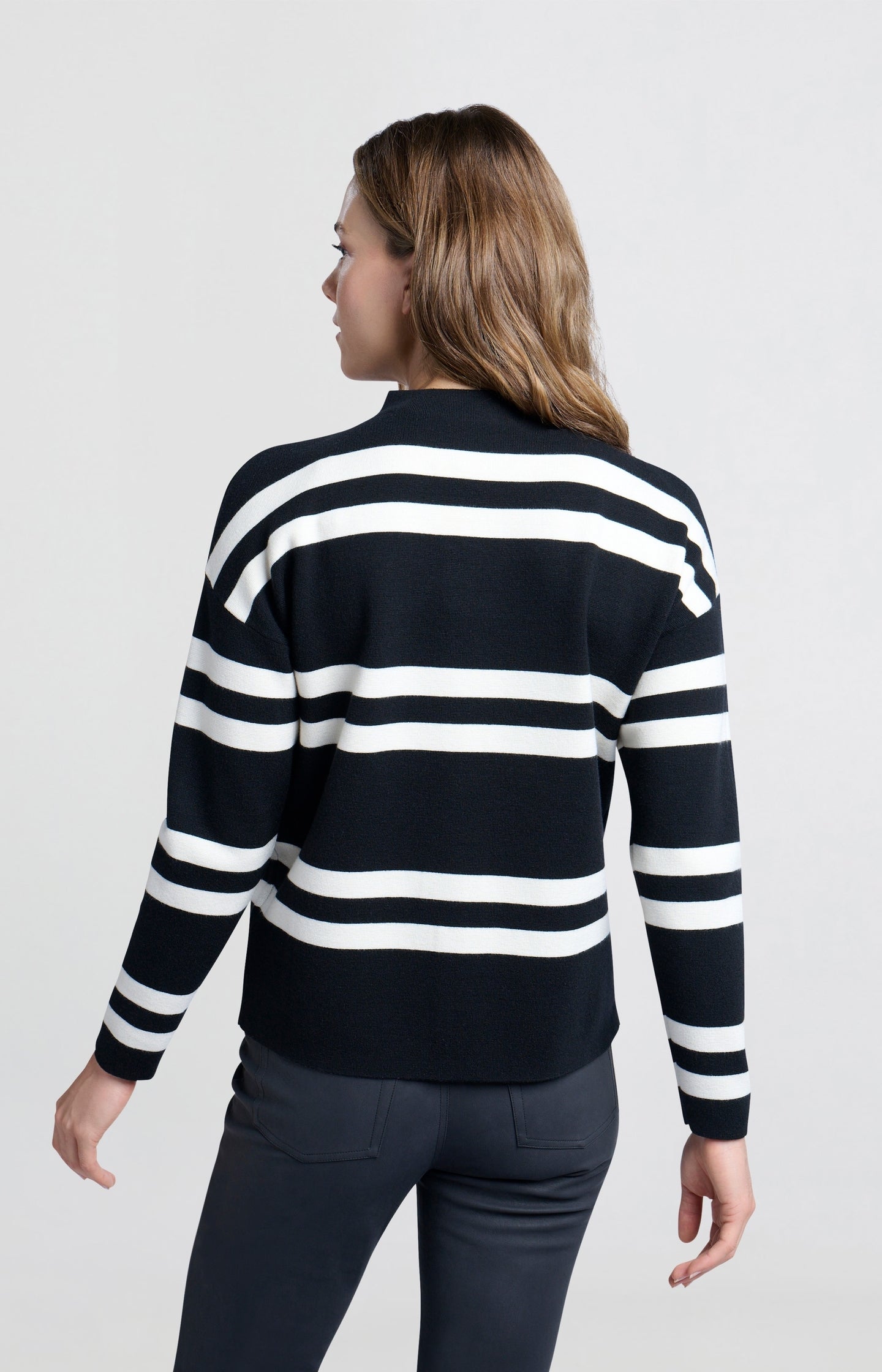 Turtleneck with wide stripes and long sleeves - Type: lookbook