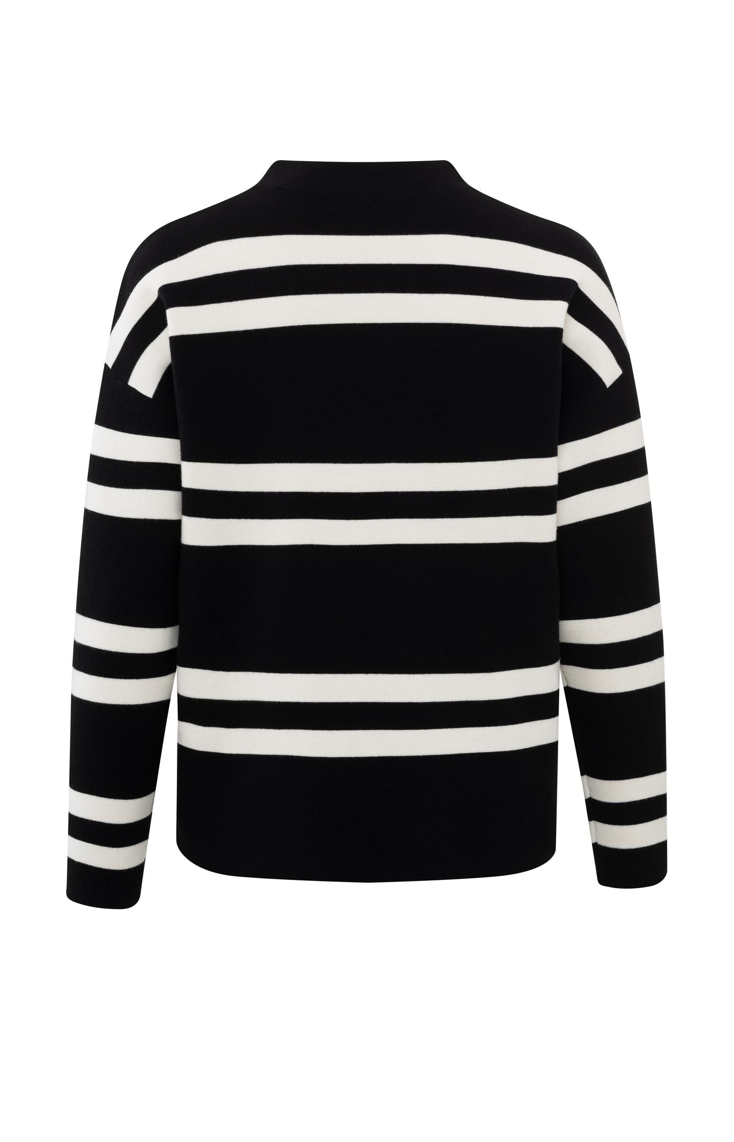 Turtleneck with wide stripes and long sleeves