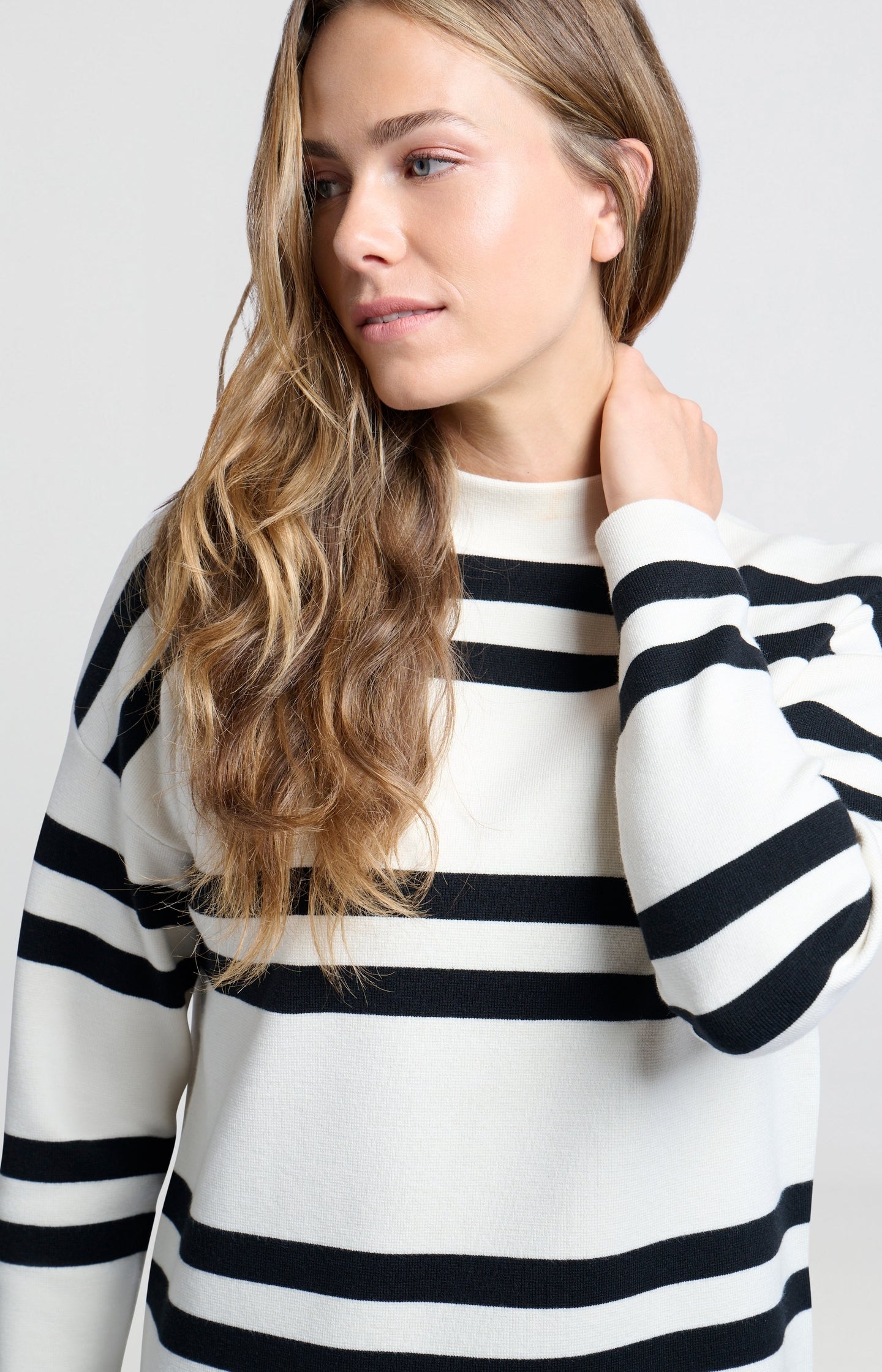 Turtleneck with wide stripes and long sleeves - Type: lookbook