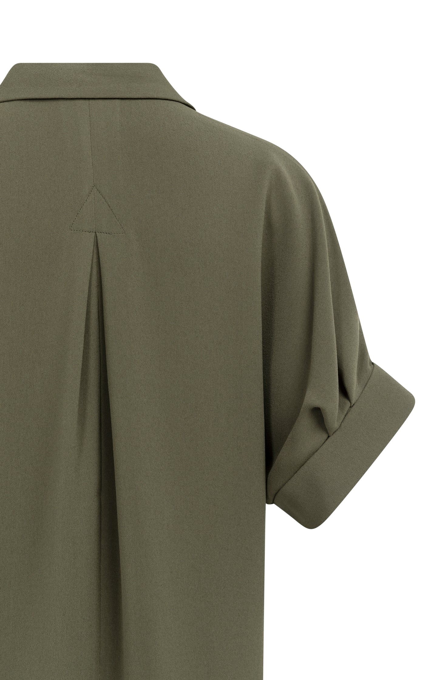 V-neck dress with pleated sleeves and loose fit