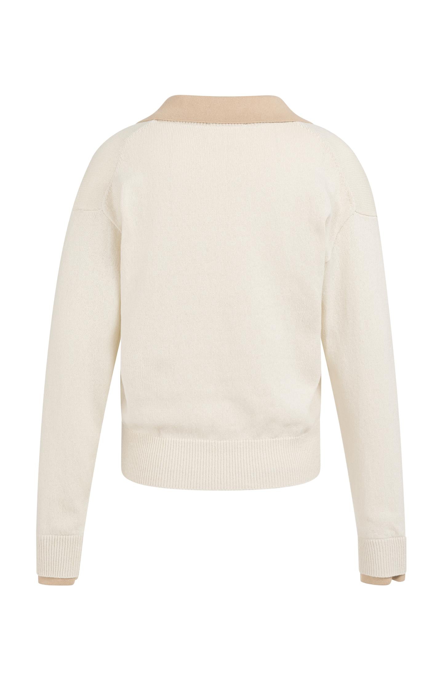 V-neck sweater with long sleeves and contrasting collar