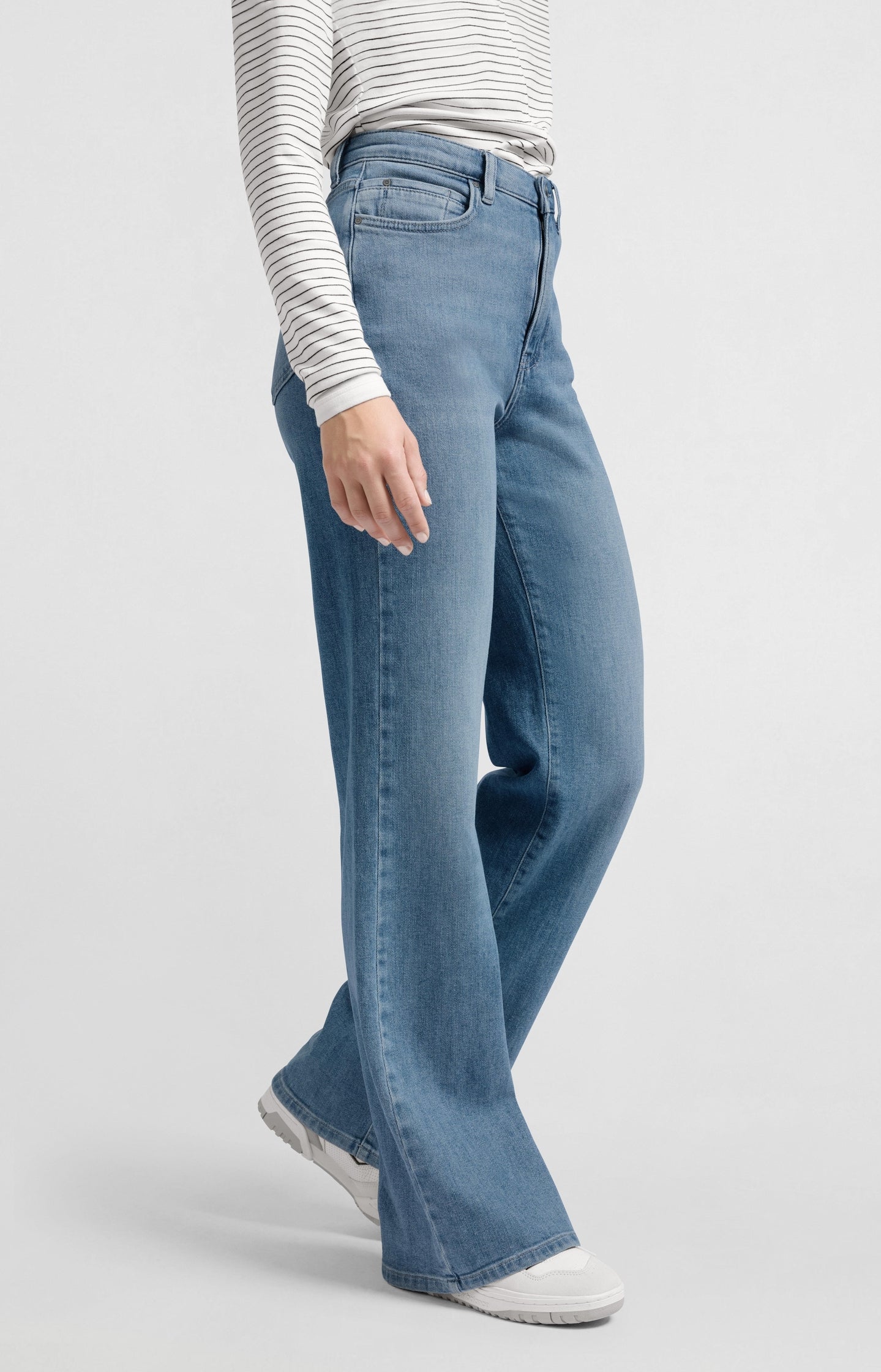 Wide-leg jeans with high waist (L34)