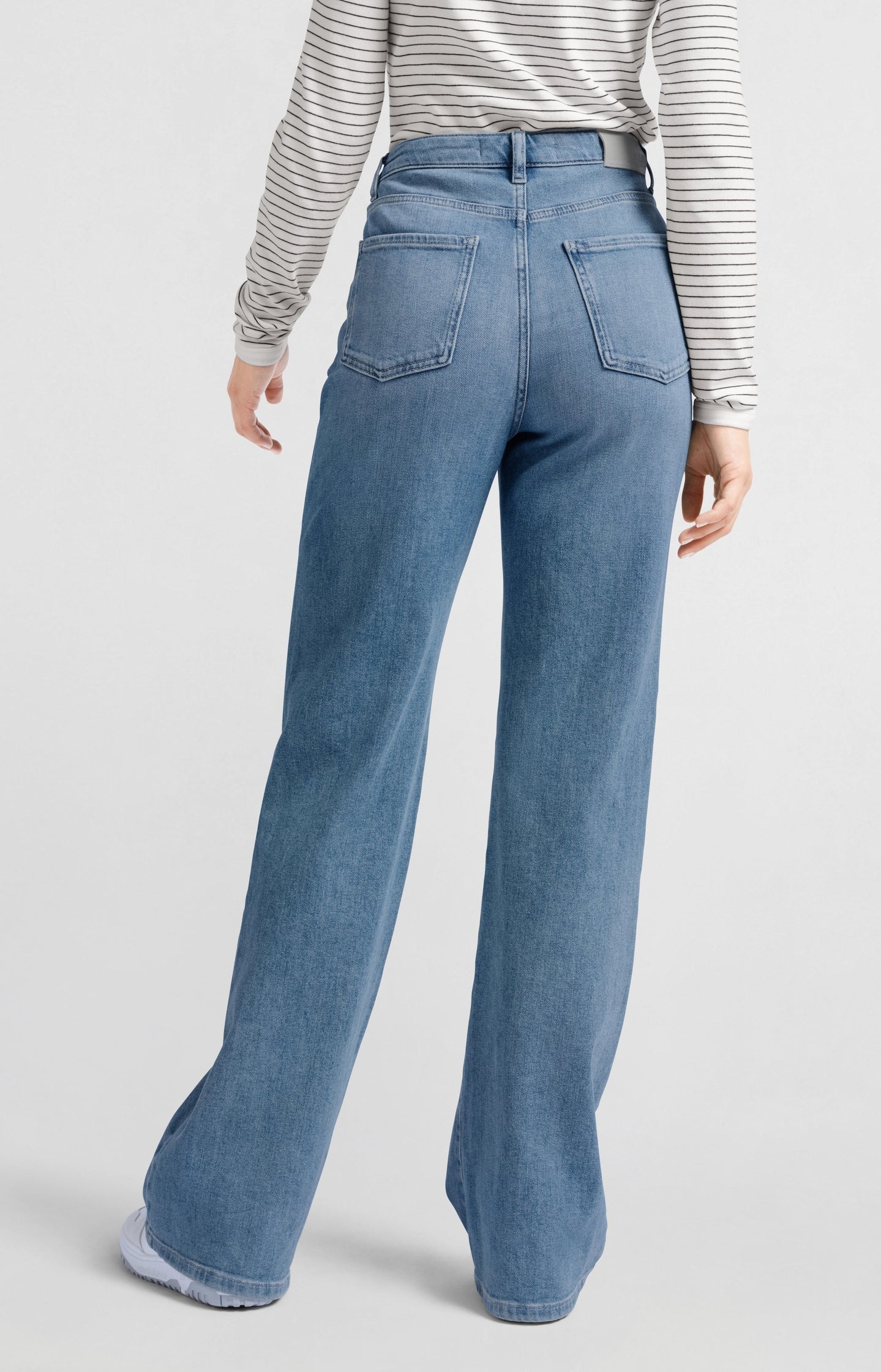 Wide-leg jeans with high waist (L34)