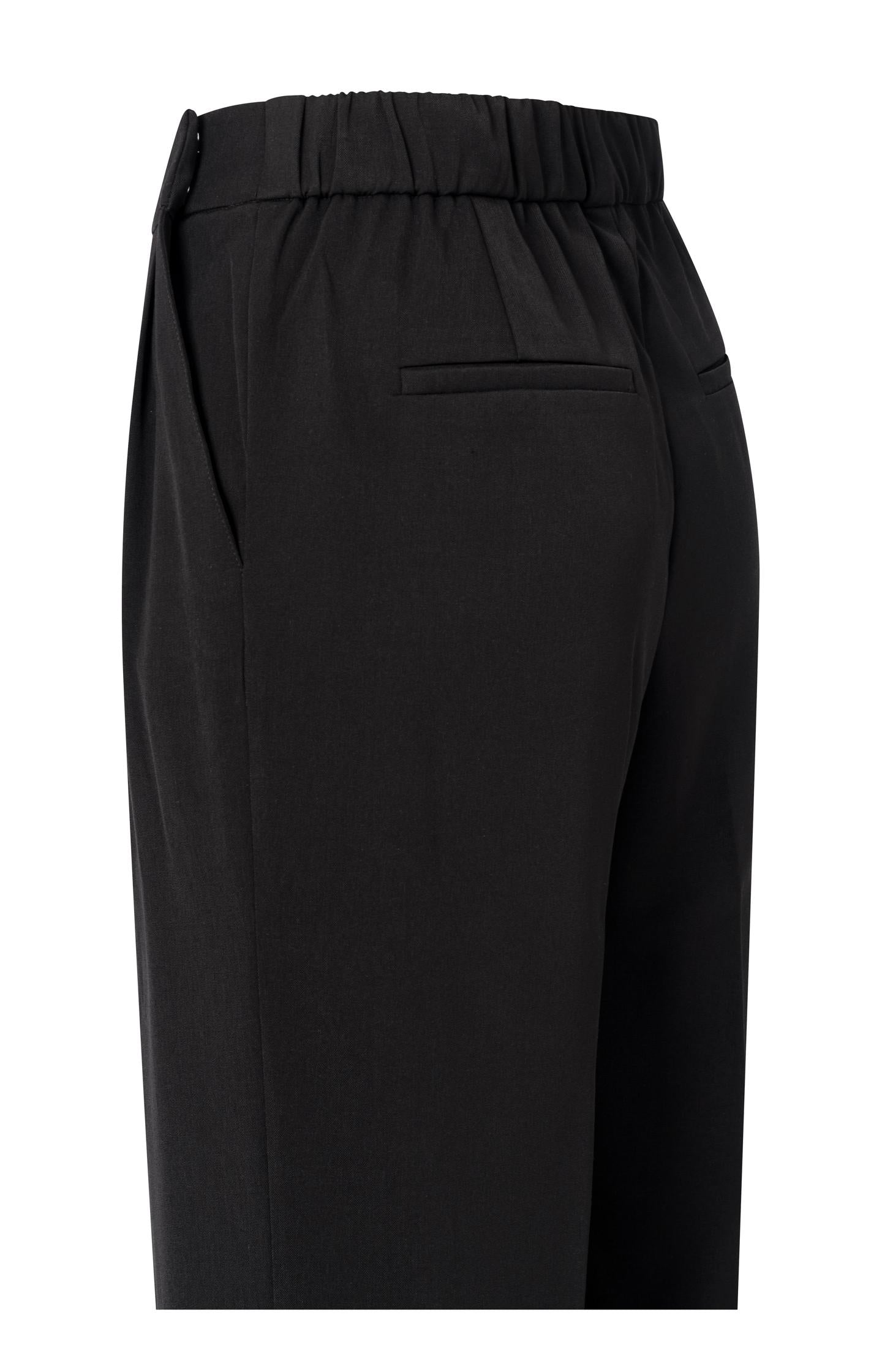 Wide-leg trousers with high waist and pleat details