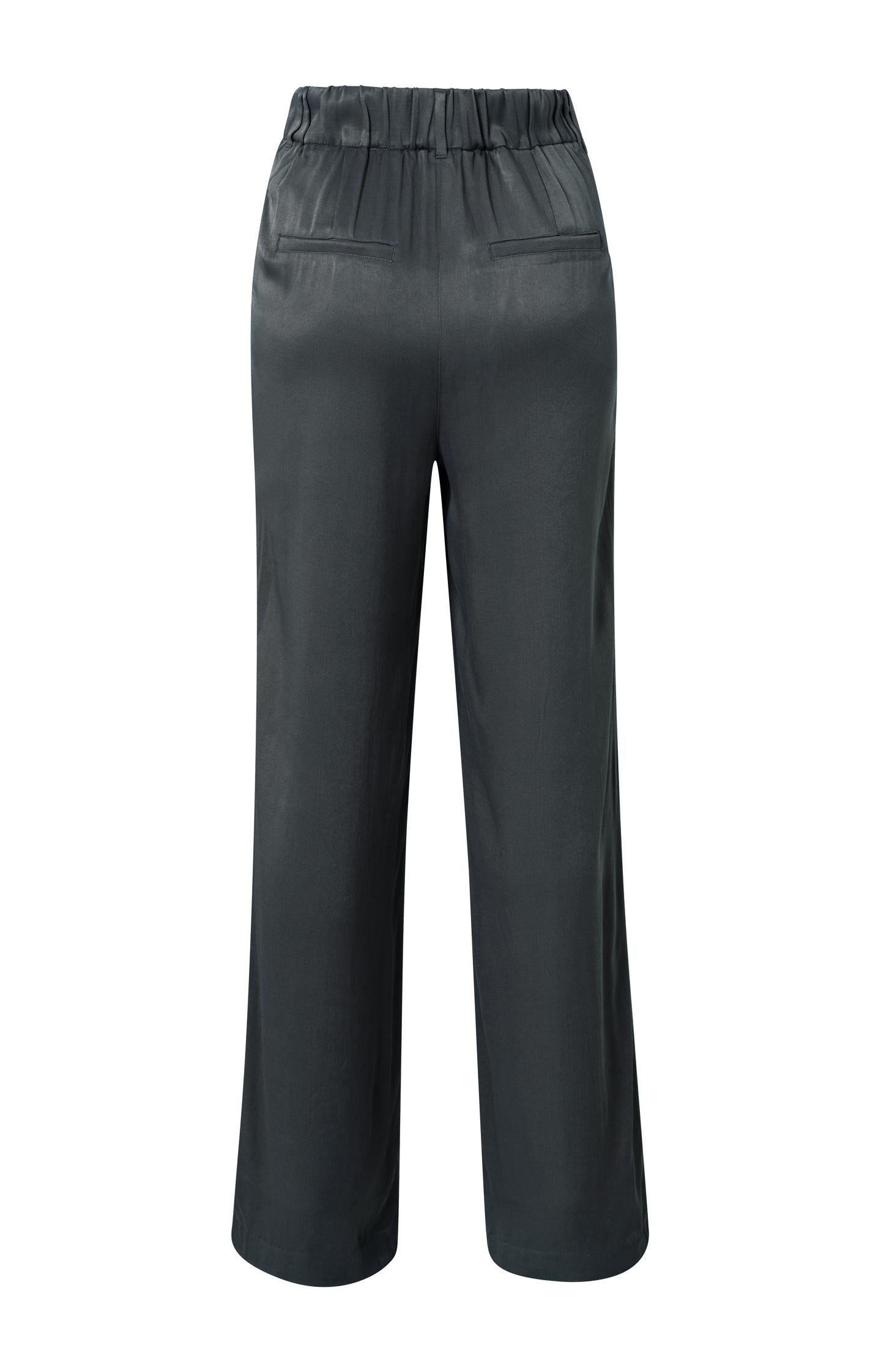 Wide-leg trousers with high waist and pleat details