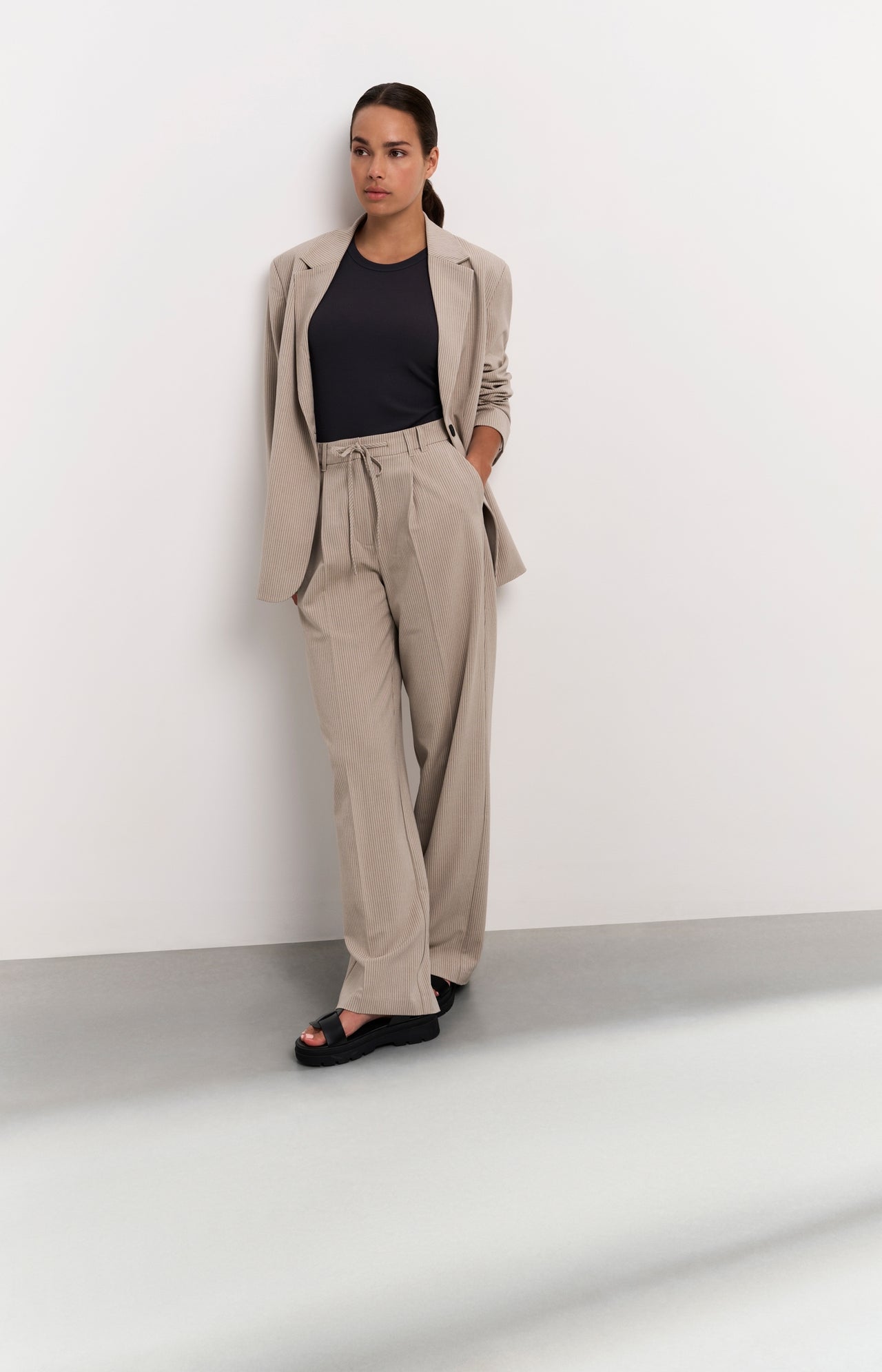 Wide-leg trousers with pinstripe