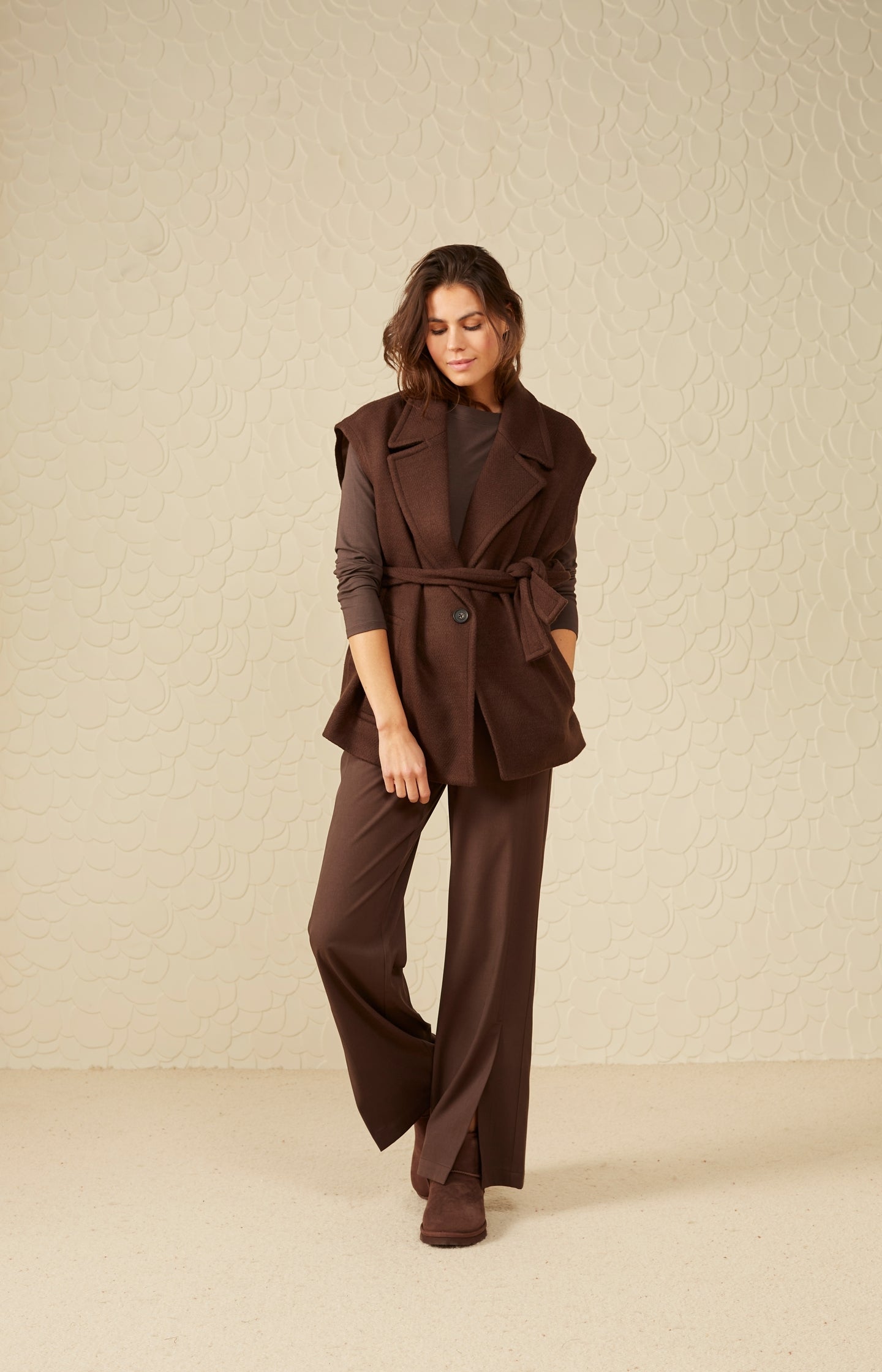 Wide leg trousers with pockets and zip fly - Type: lookbook