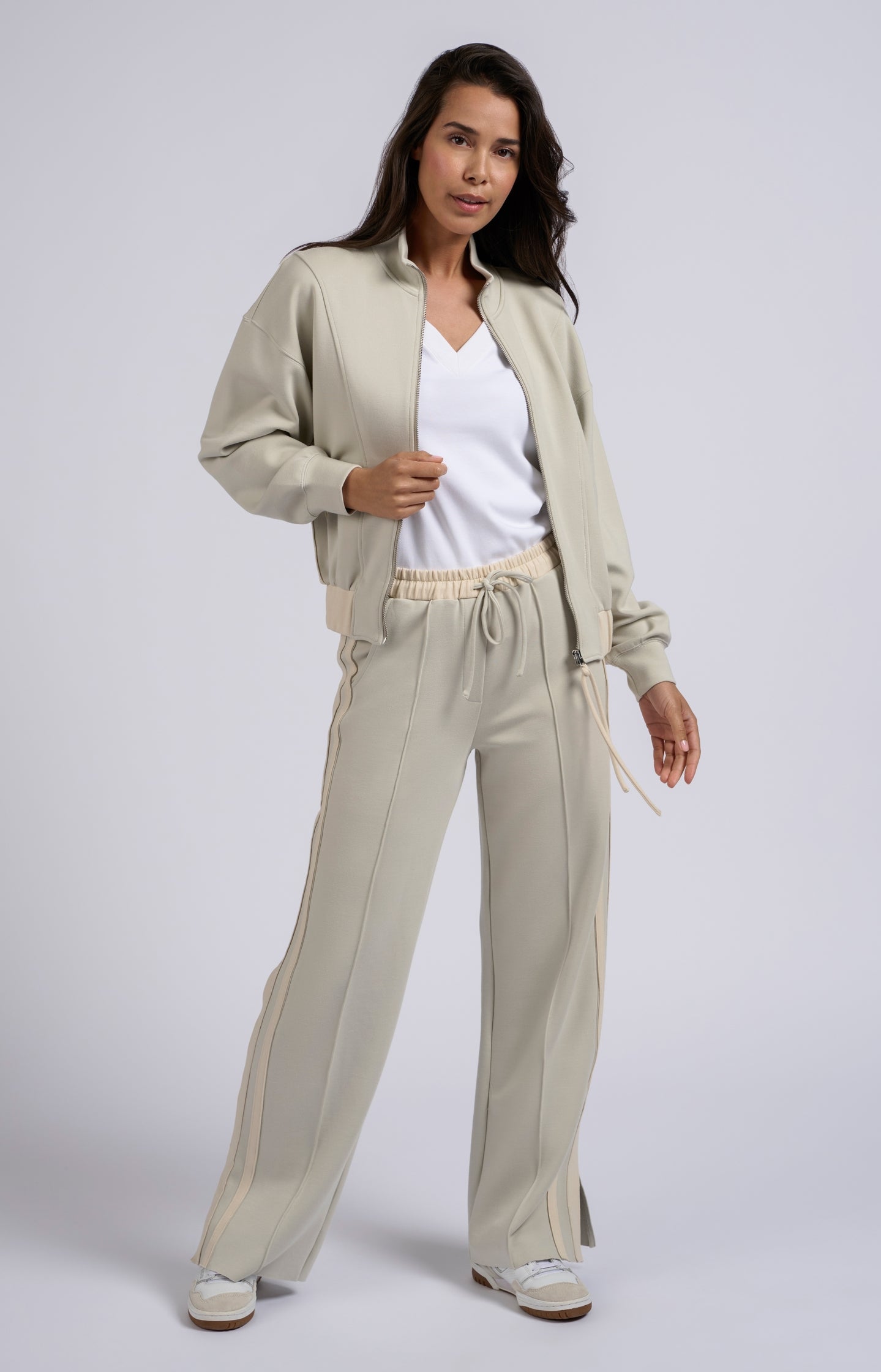 Wide pants with elastic waist with cord and stripes