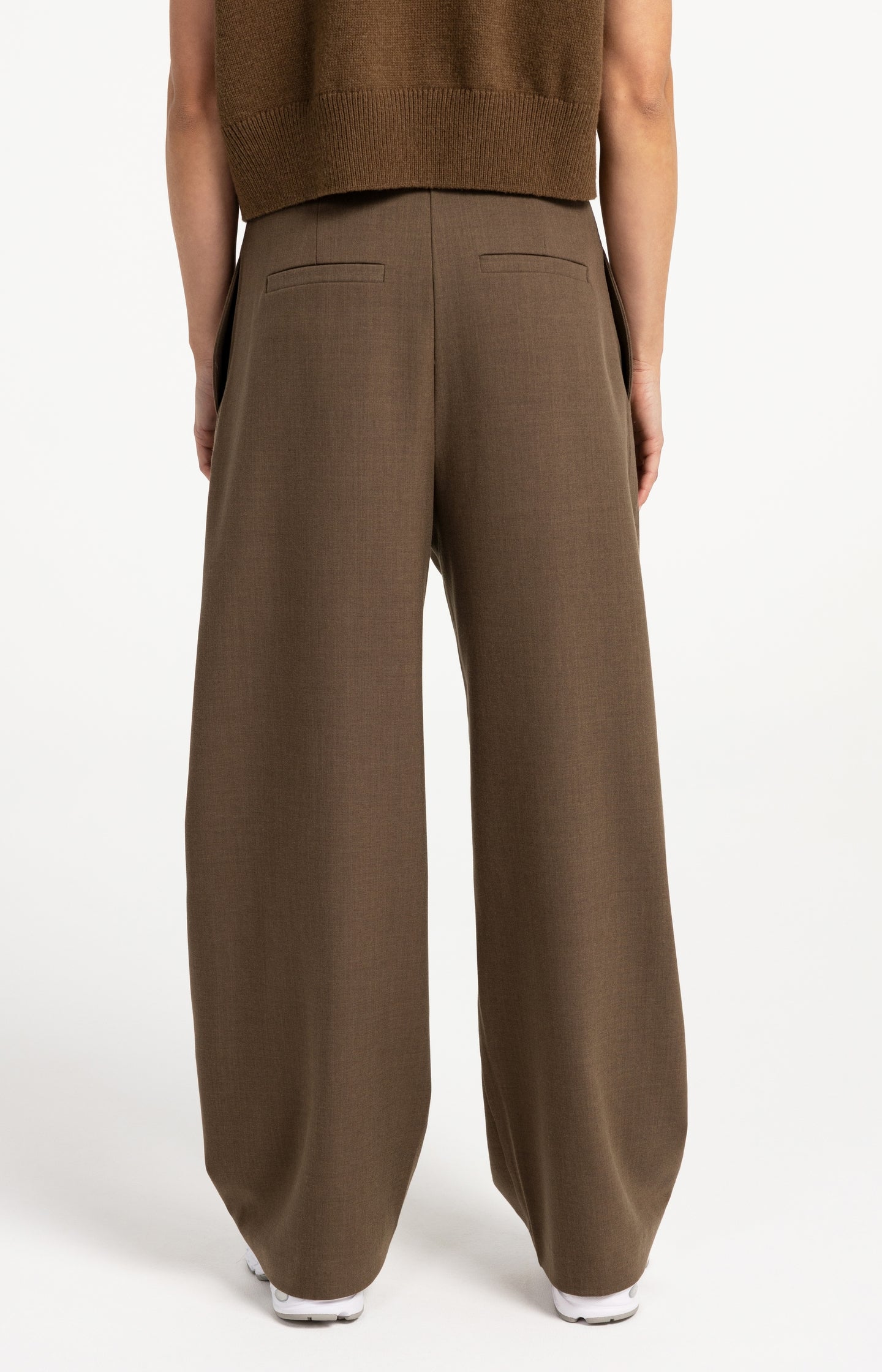 Woven barrel-leg trousers with pleat detail