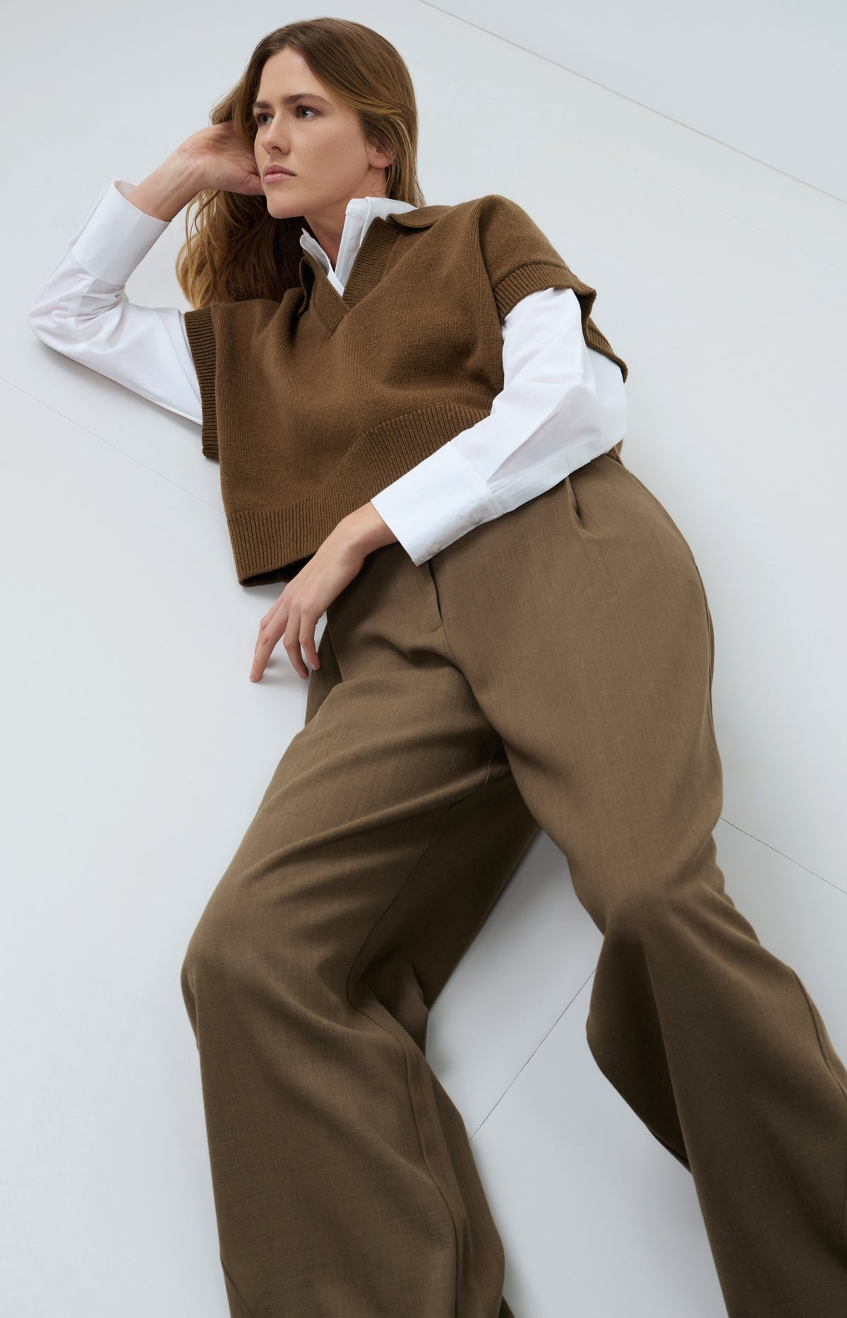 Woven barrel-leg trousers with pleat detail