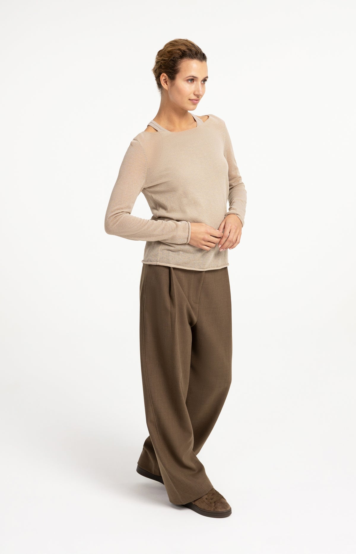 Woven barrel-leg trousers with pleat detail