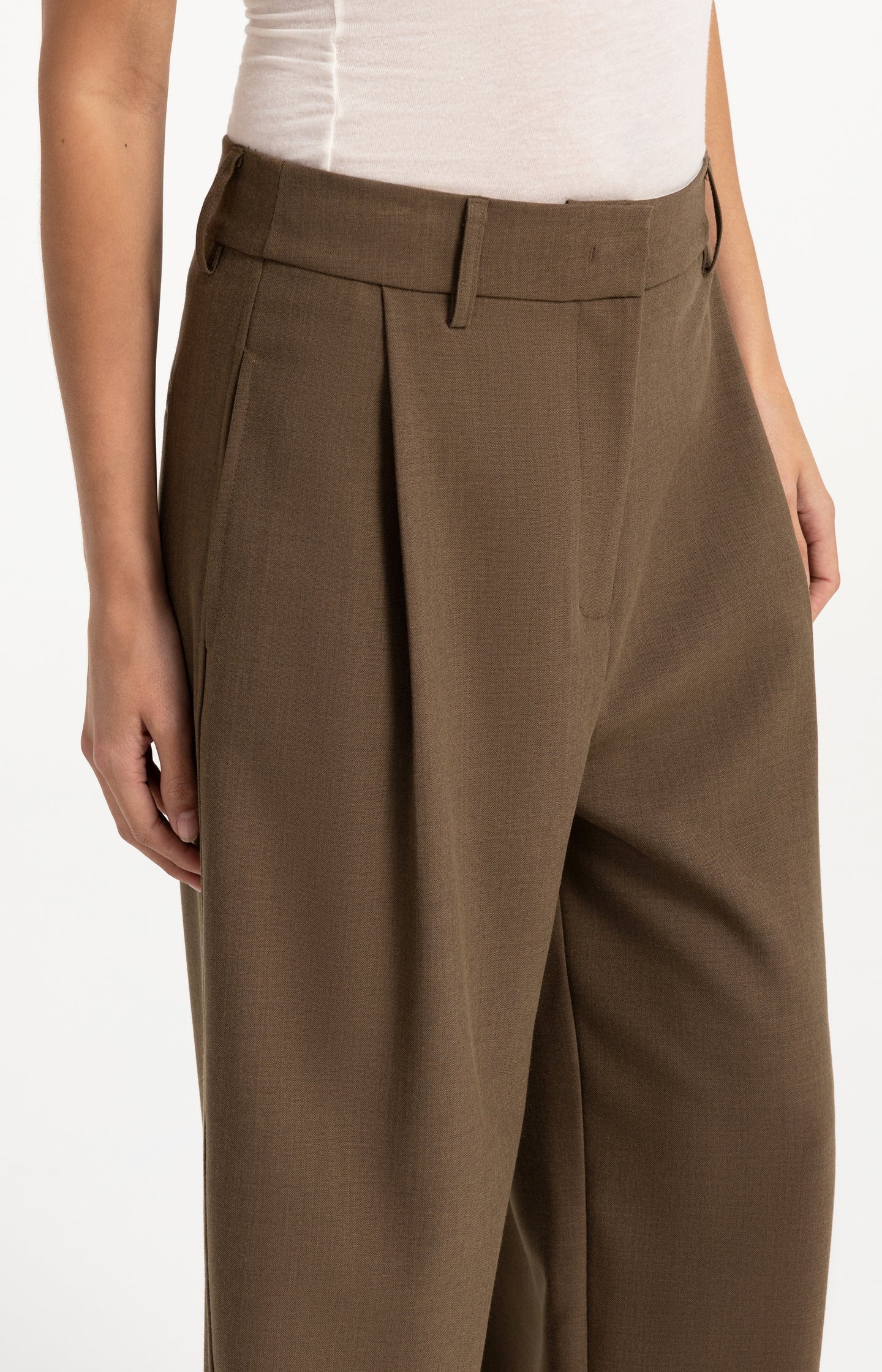Woven barrel-leg trousers with pleat detail