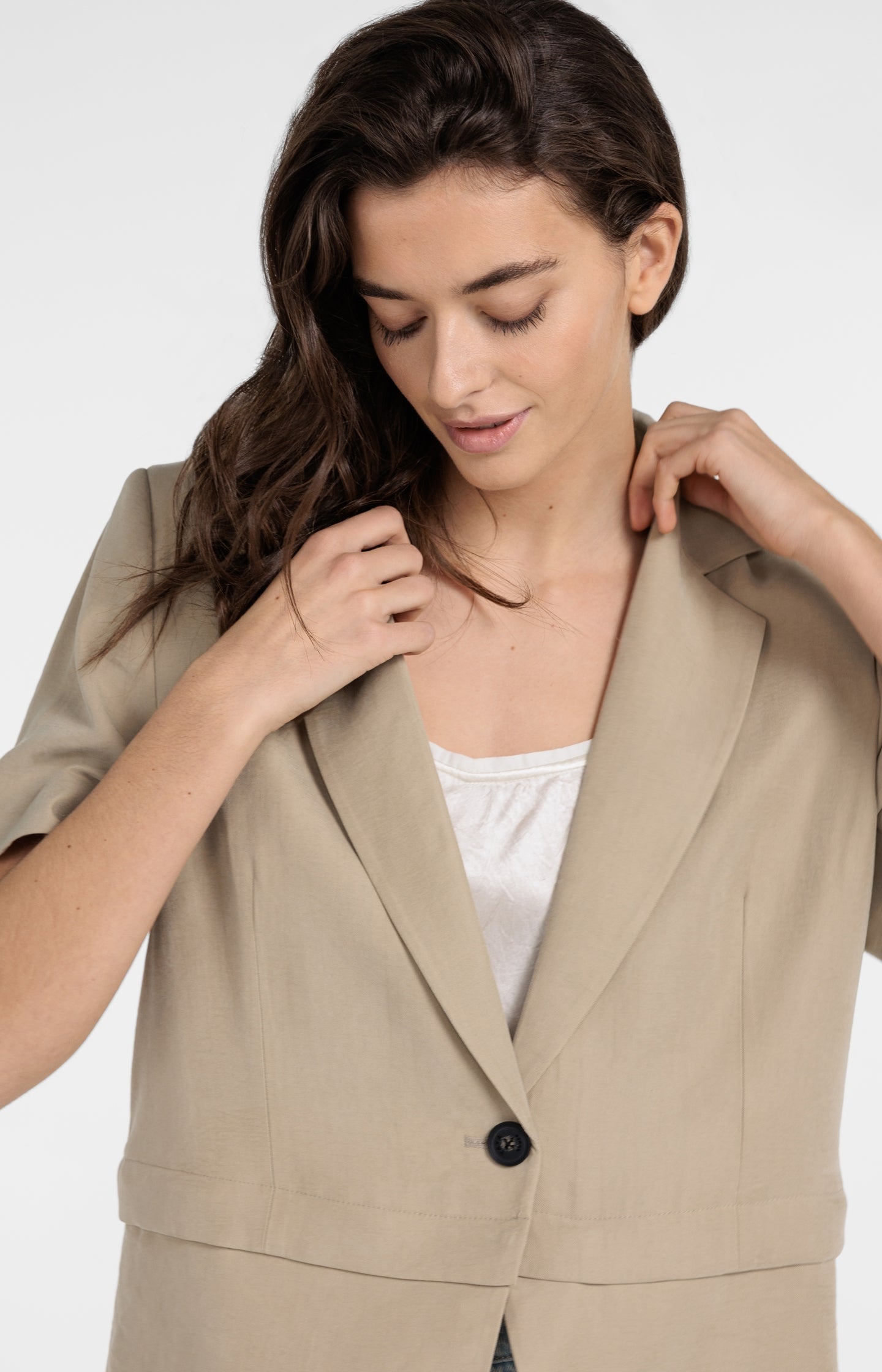 Woven blazer with short sleeves and detachable zip hem