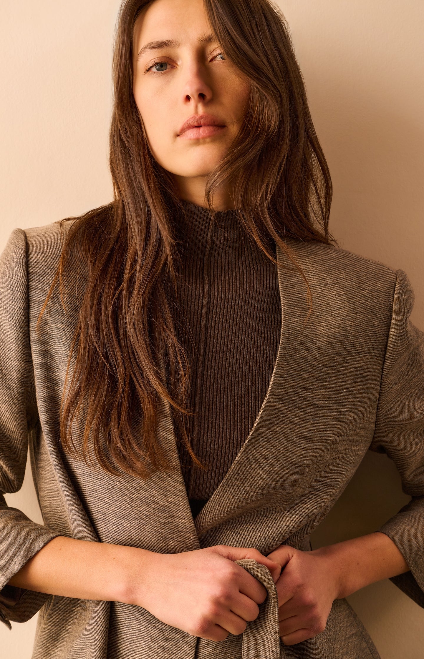 Woven collarless blazer with belt
