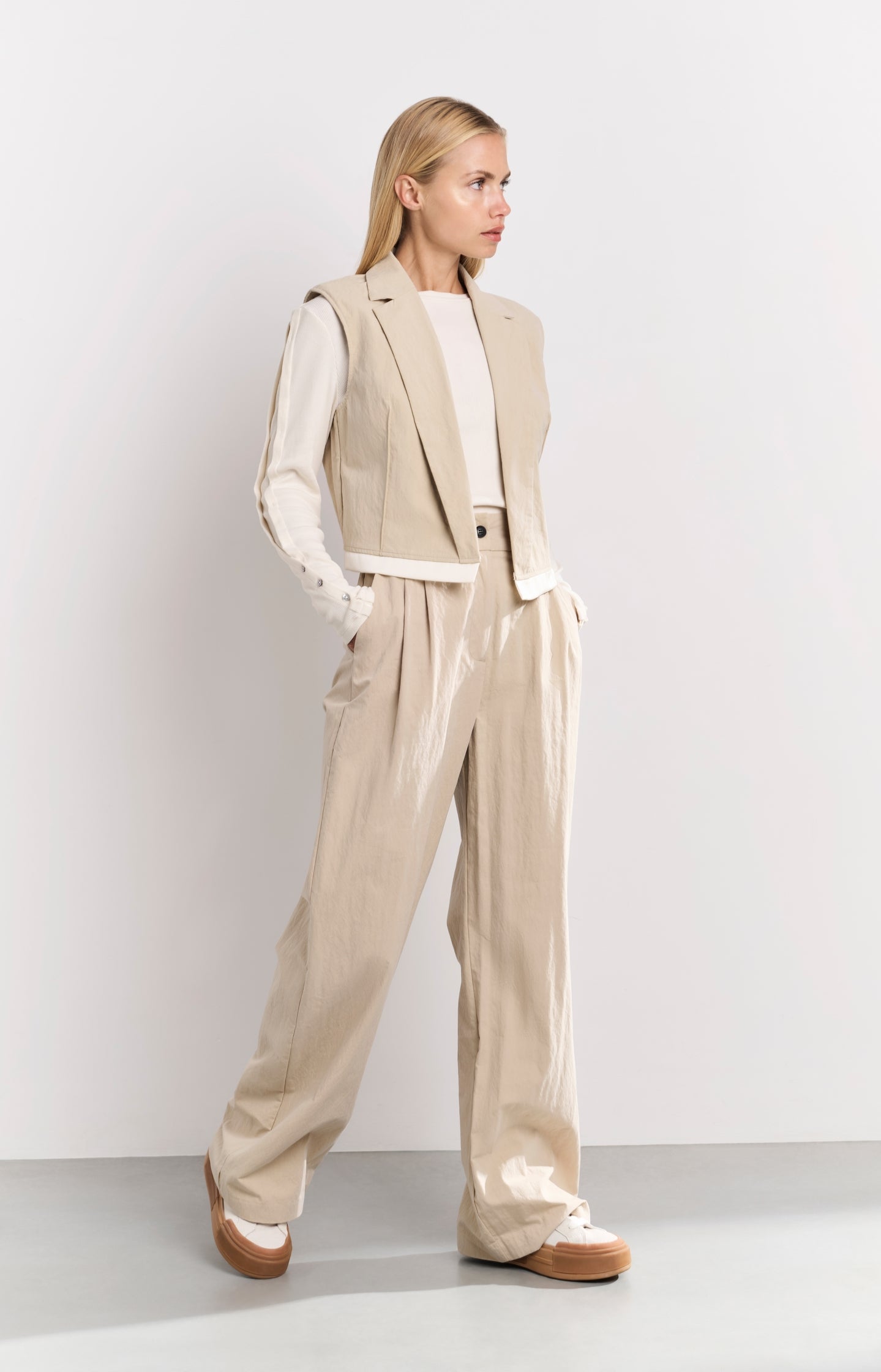 Woven cotton high-waist trousers with oversized fit