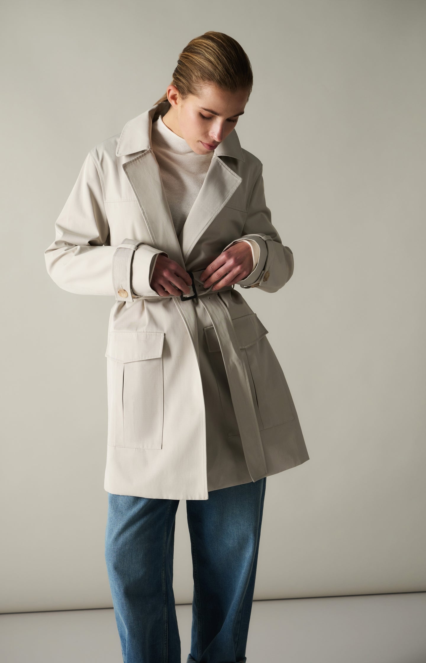 Woven mid-length trenchcoat with belt
