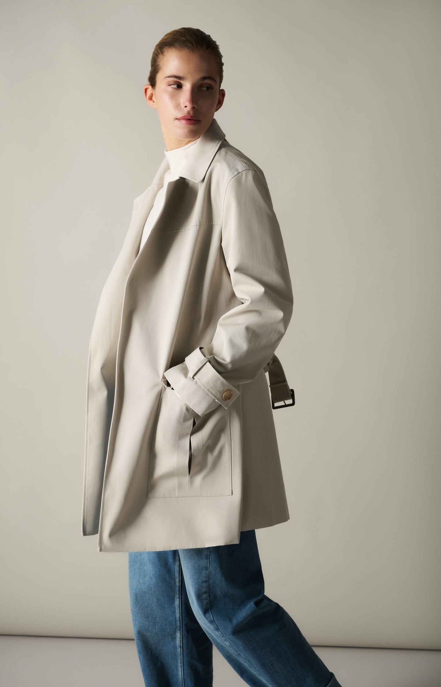 Woven mid-length trenchcoat with belt