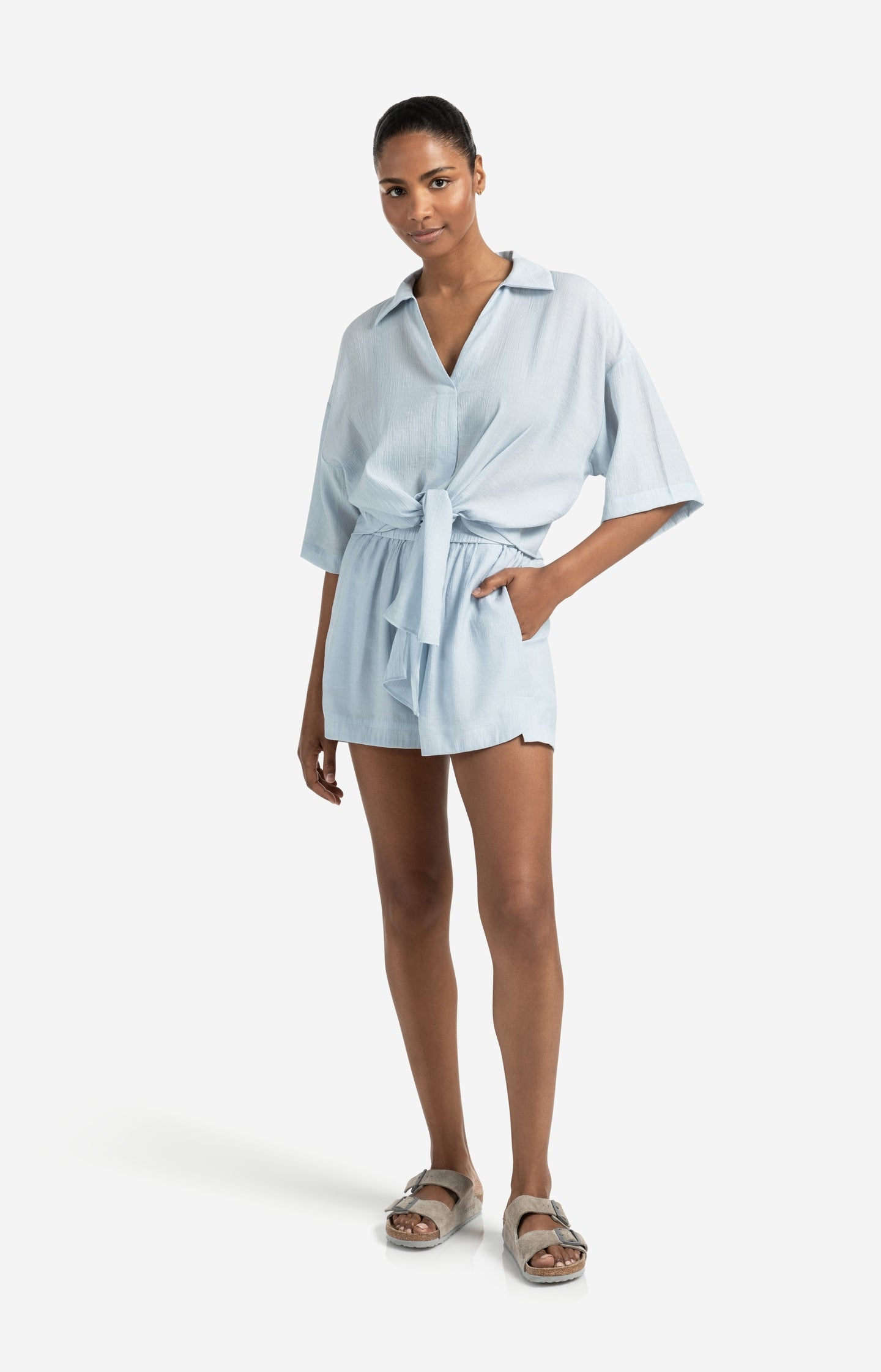 Woven structured shorts with elastic waistband