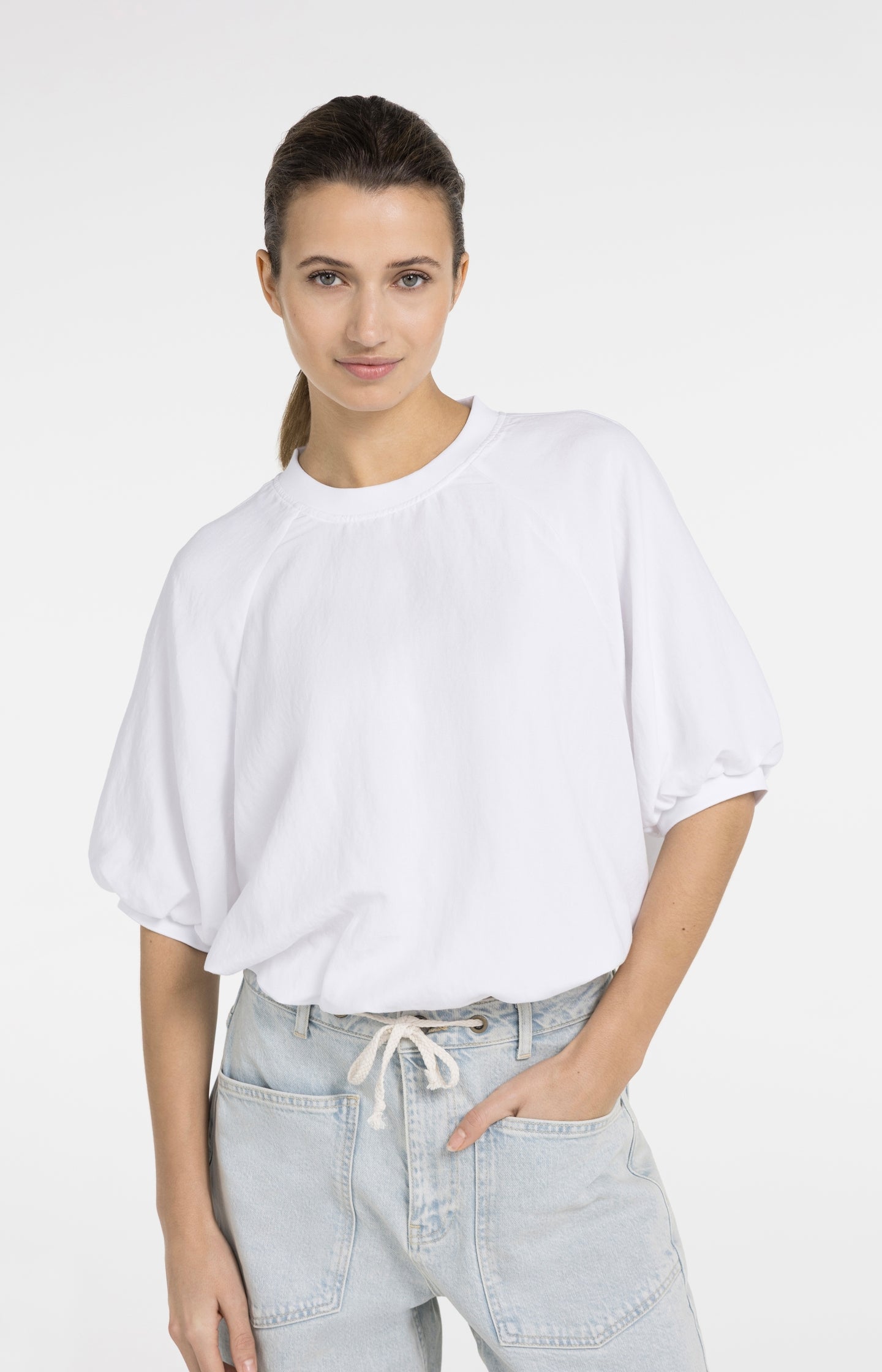 Woven T-shirt with balloon sleeves and zip