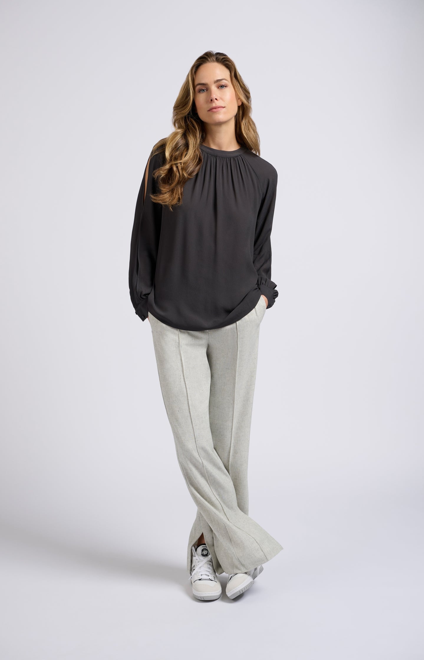 Woven top with long balloon sleeves - Type: lookbook