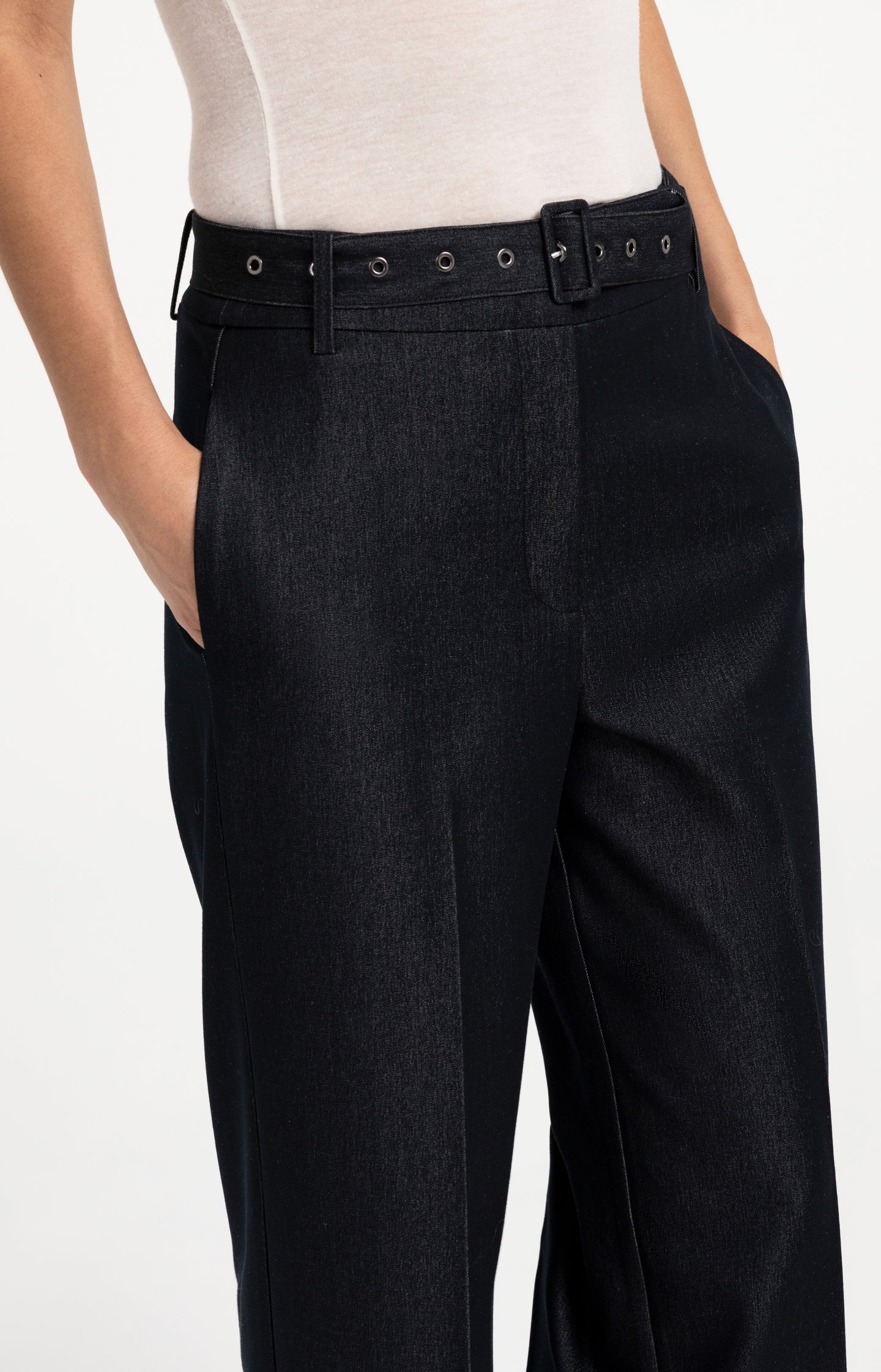 Woven trousers with belt and subtle sheen
