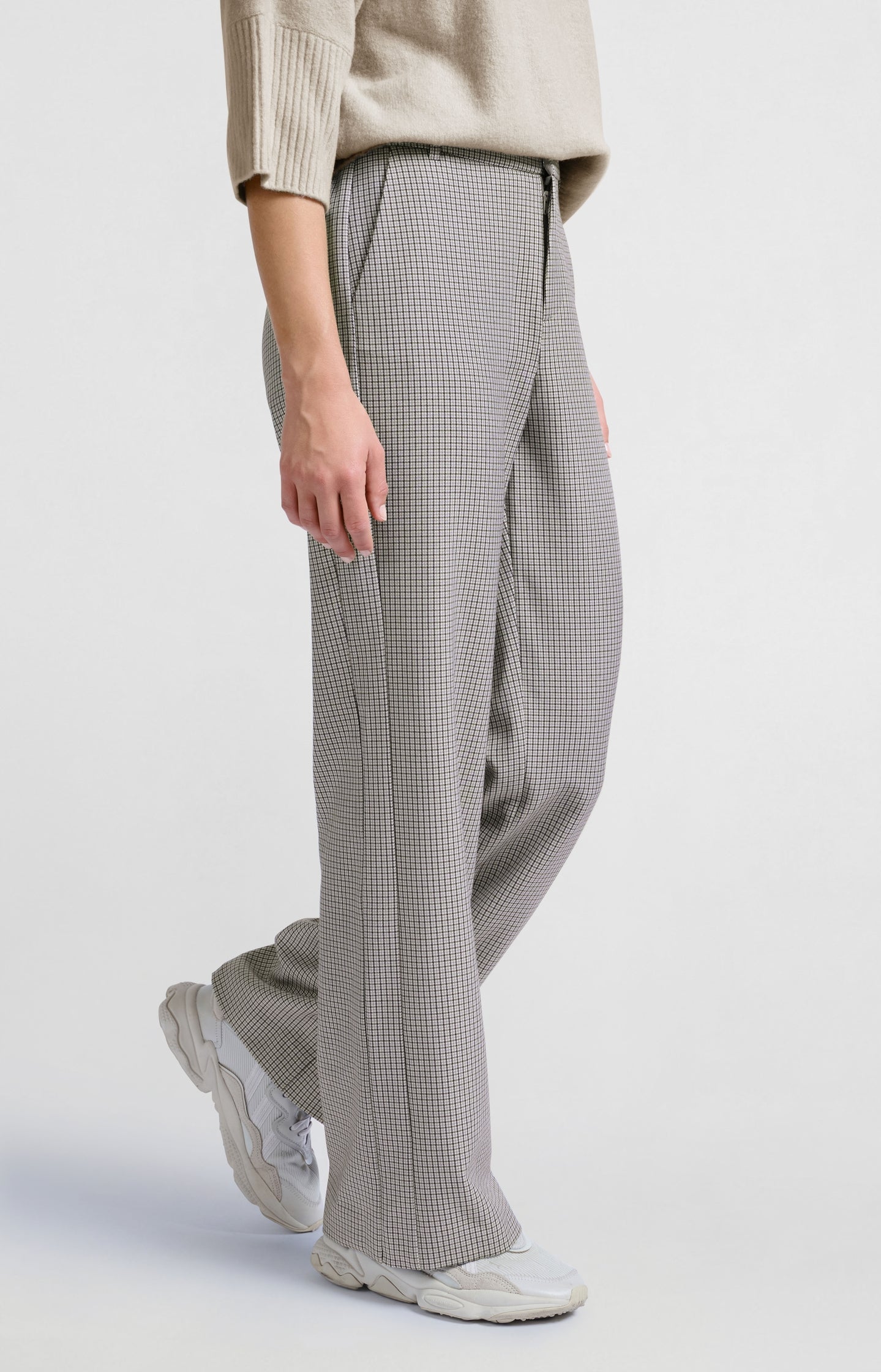 Woven trousers with check pattern and wide legs