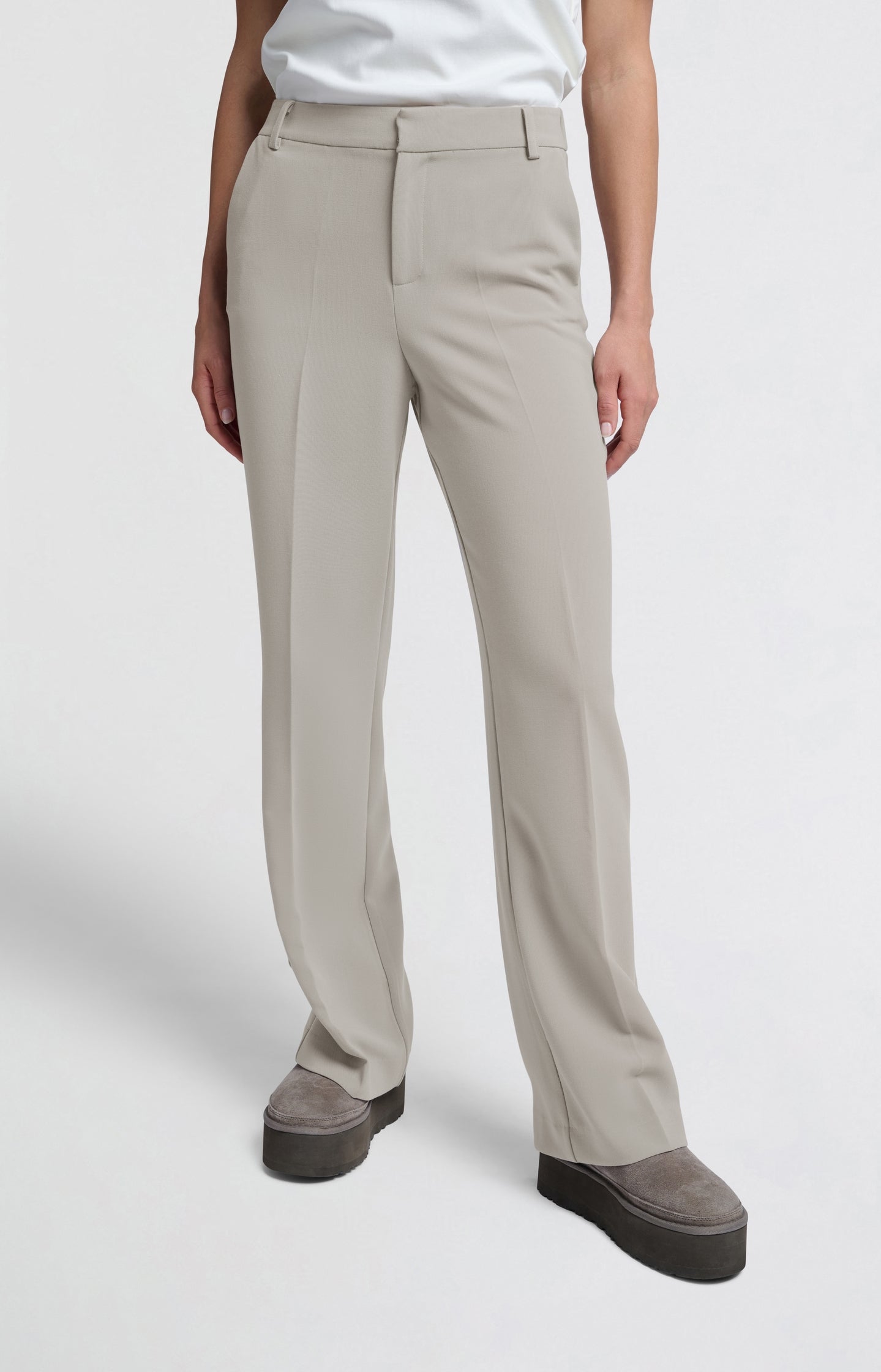 Woven trousers with wide legs and elastic waistband