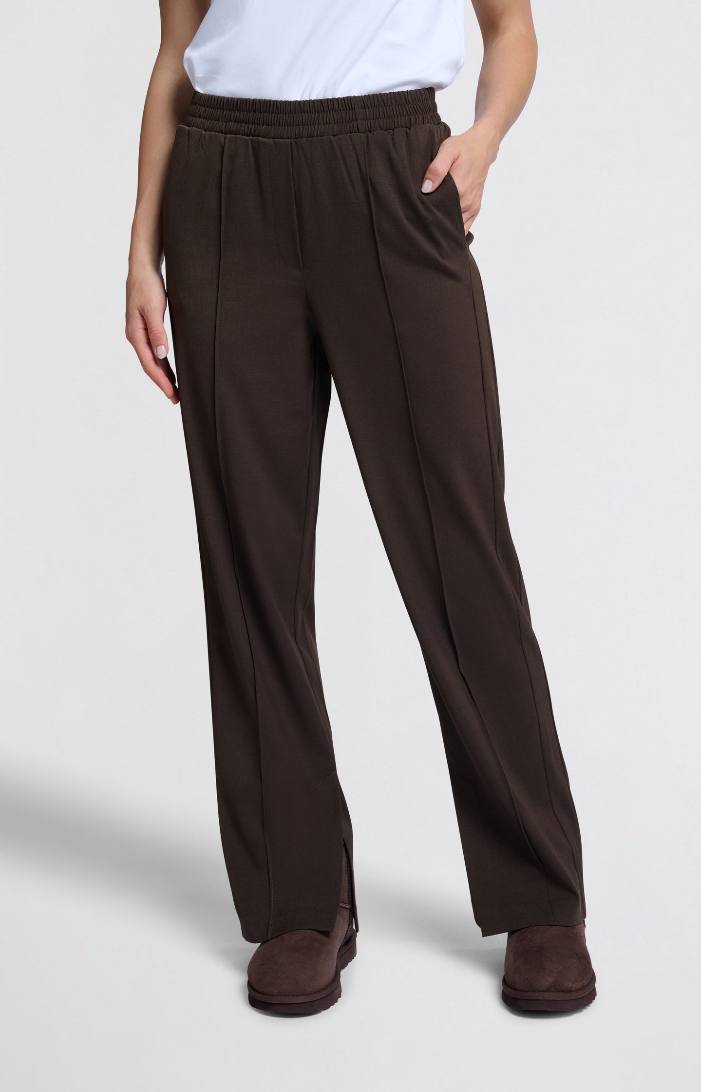 Woven trousers with wide legs, side slit and waistband - Type: lookbook